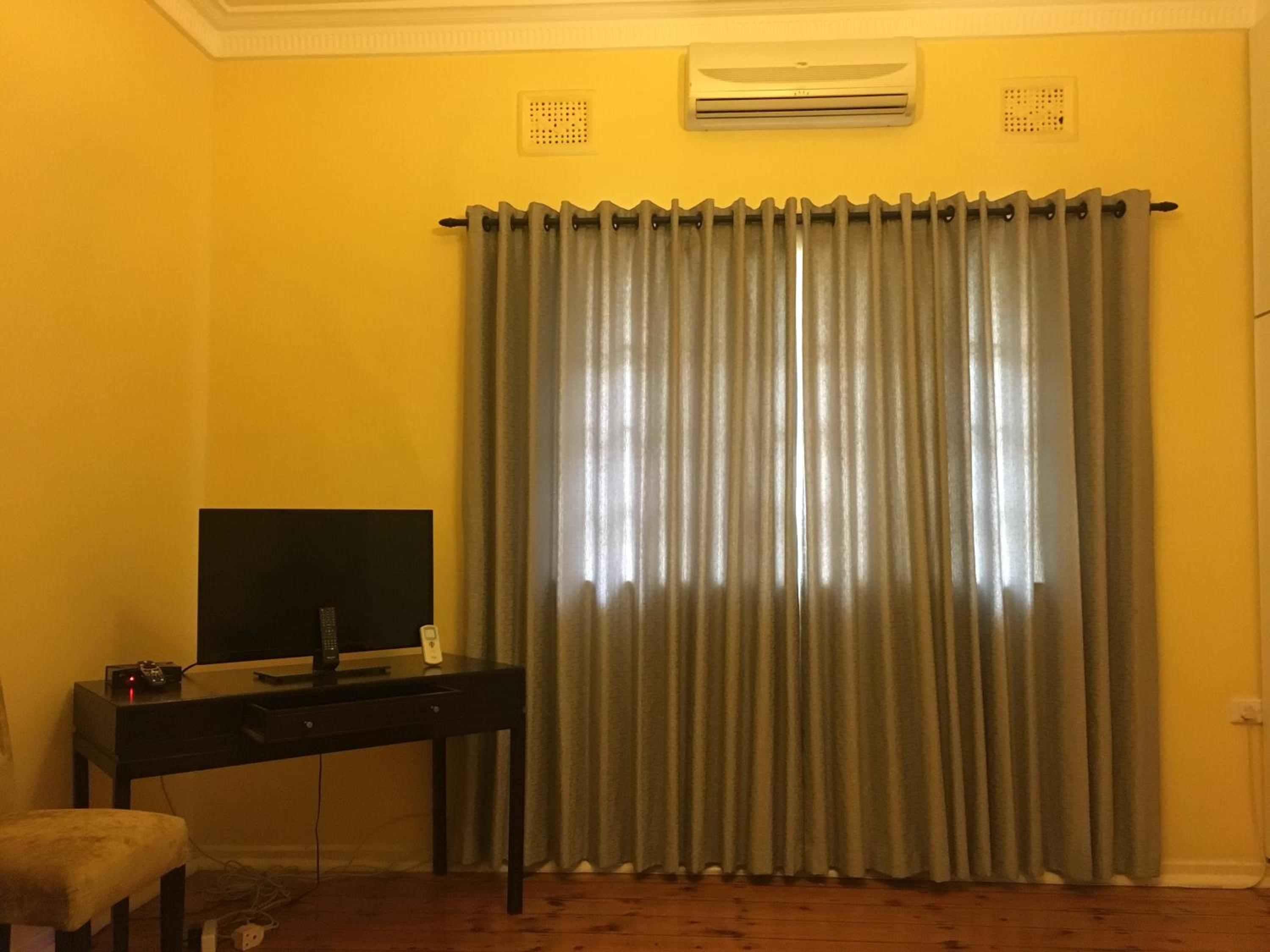 The Crescent Guesthouses - BnB/Self Catering view 3