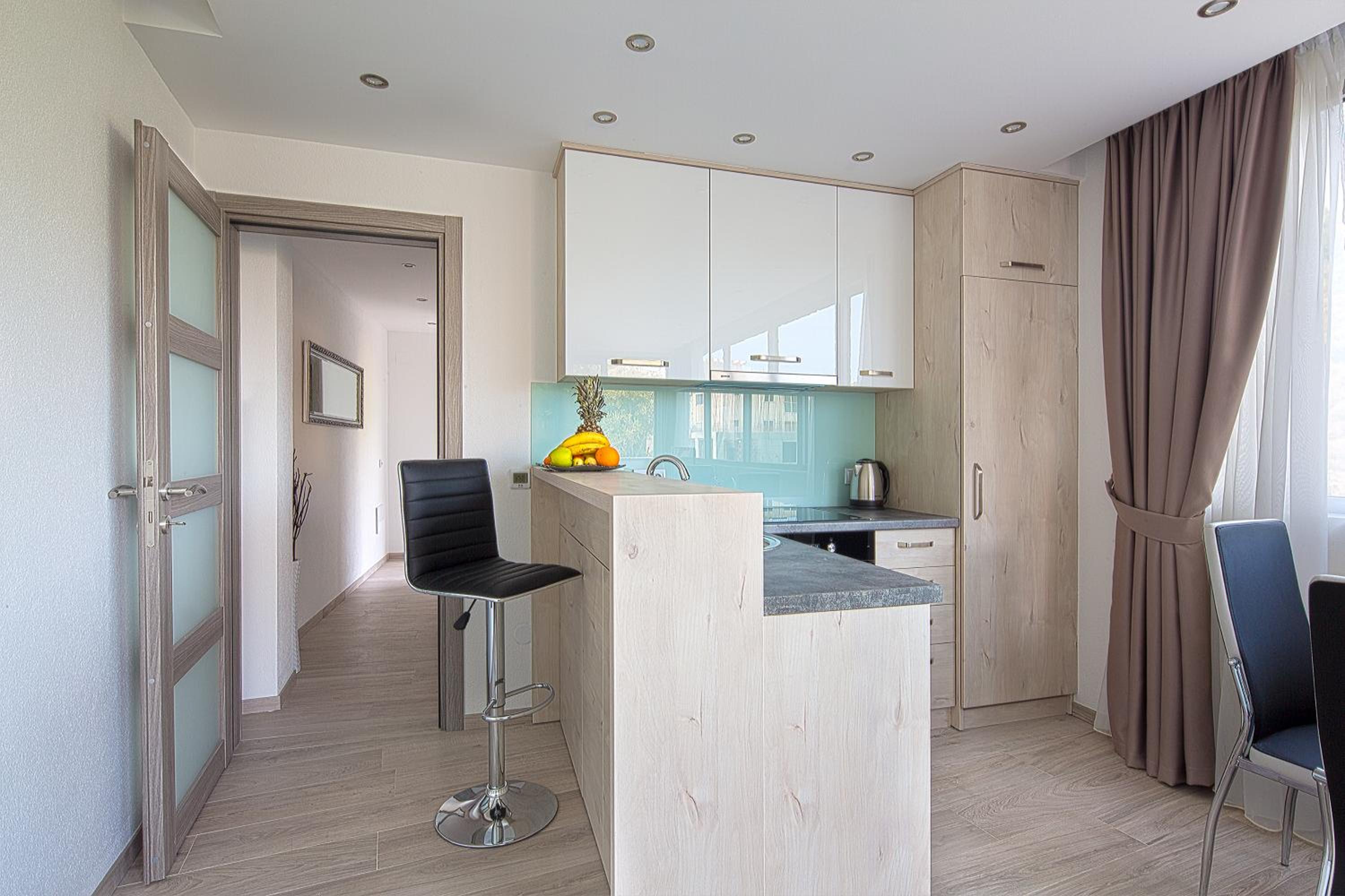 Montelux Apartments