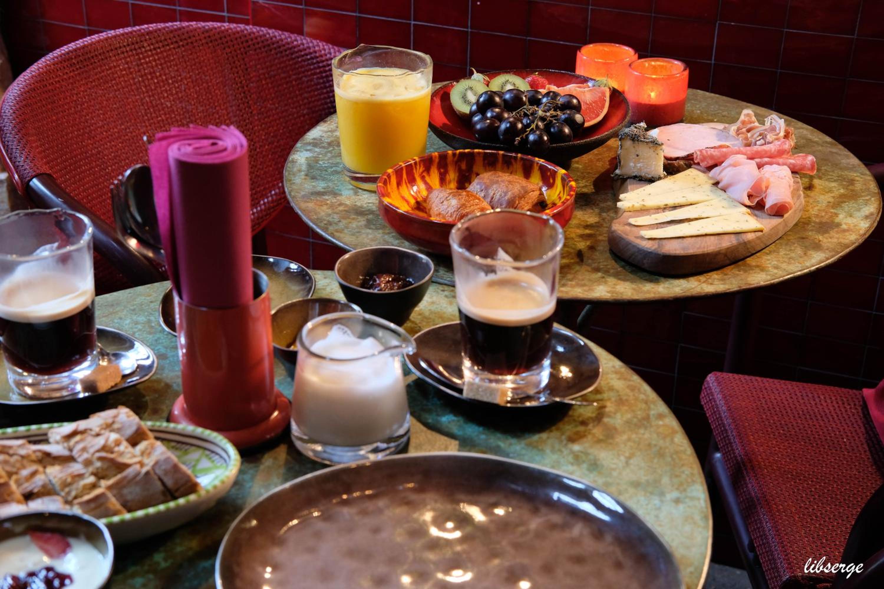 breakfast buffet
