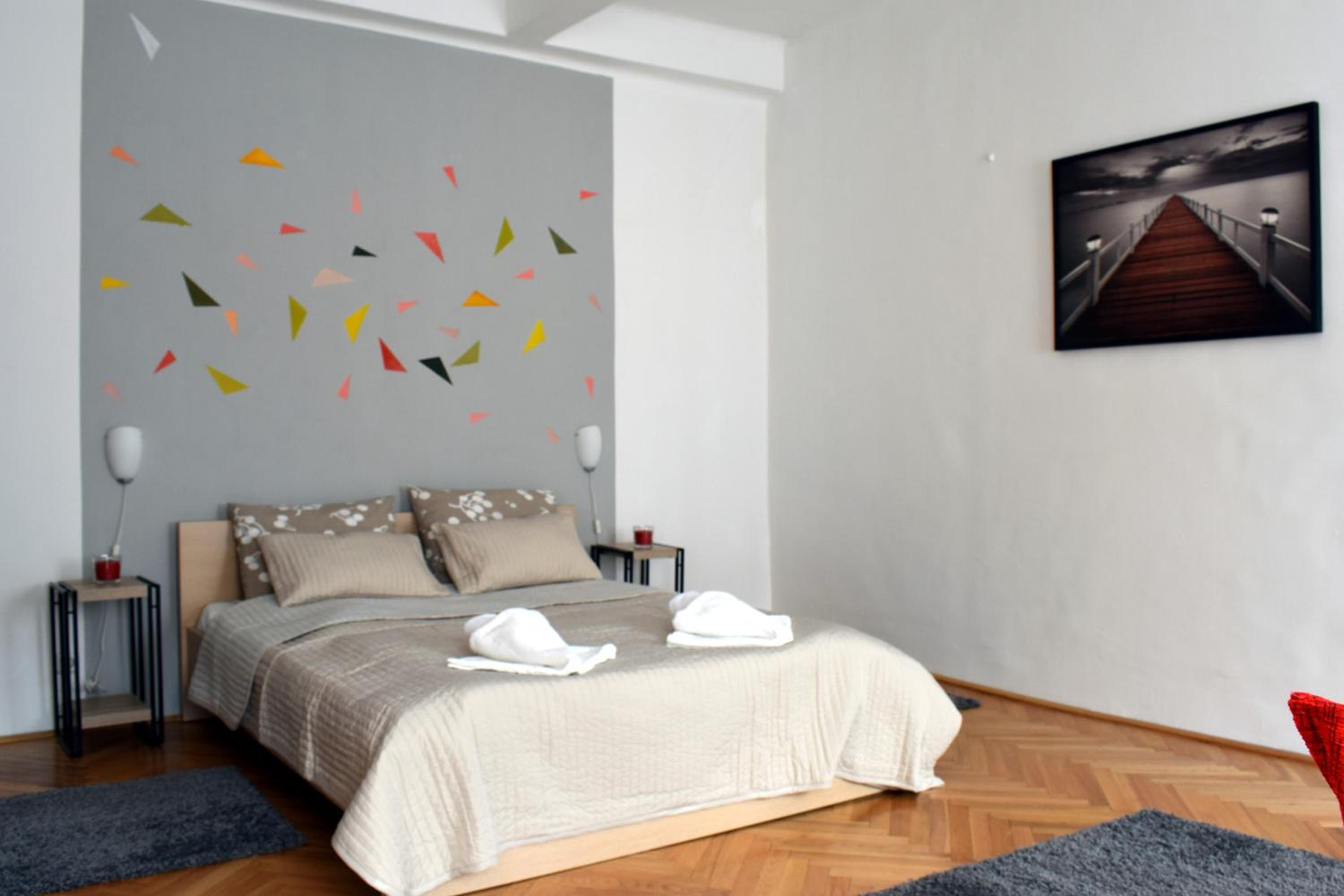 Diamond Astoria Apartments