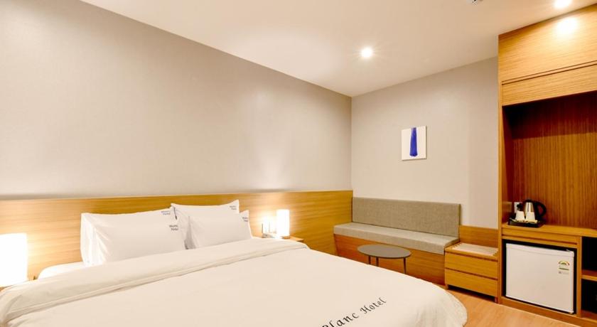 Blanc Business Hotel