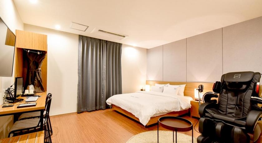 Blanc Business Hotel
