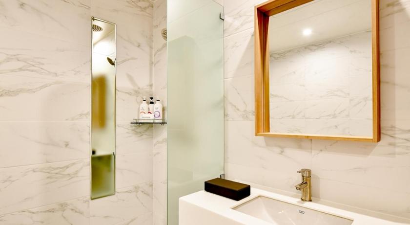 Blanc Business Hotel