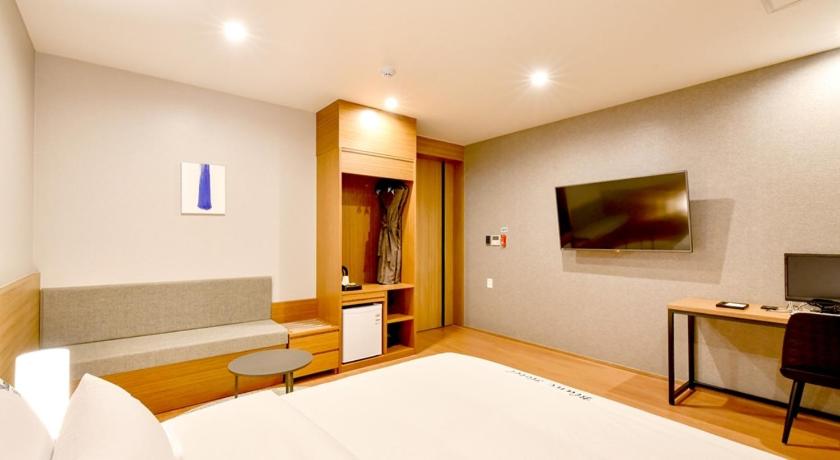 Blanc Business Hotel
