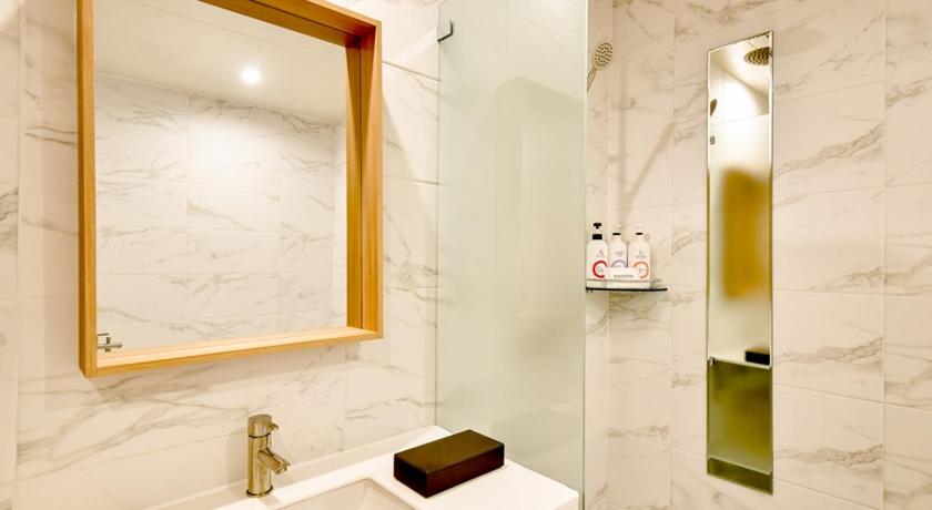 Blanc Business Hotel