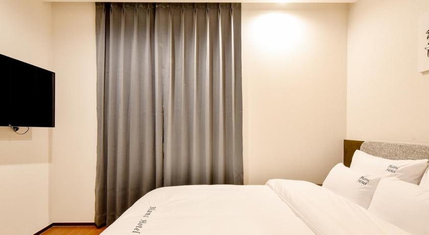 Blanc Business Hotel