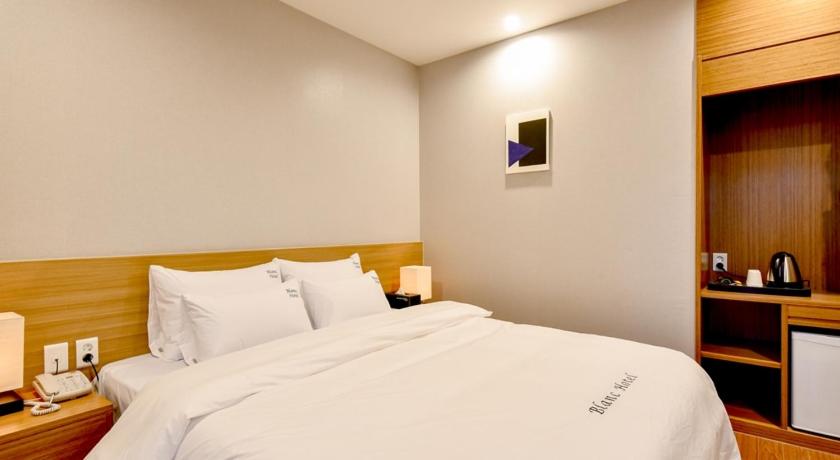 Blanc Business Hotel
