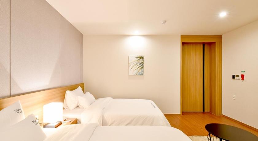 Blanc Business Hotel