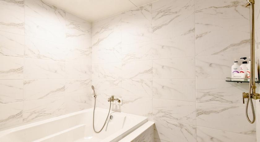 Blanc Business Hotel