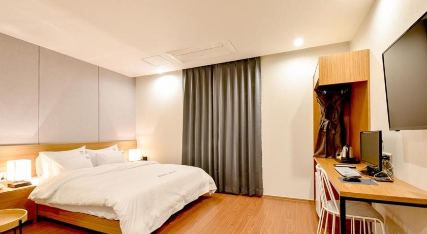 Blanc Business Hotel