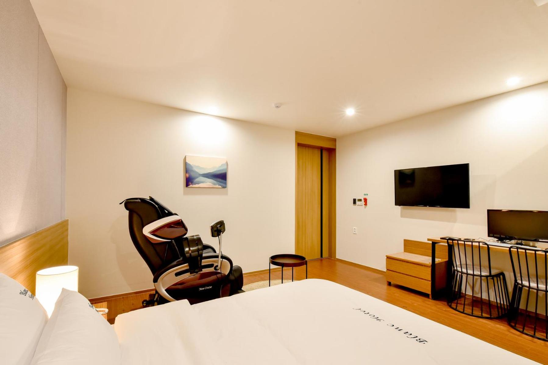 Blanc Business Hotel