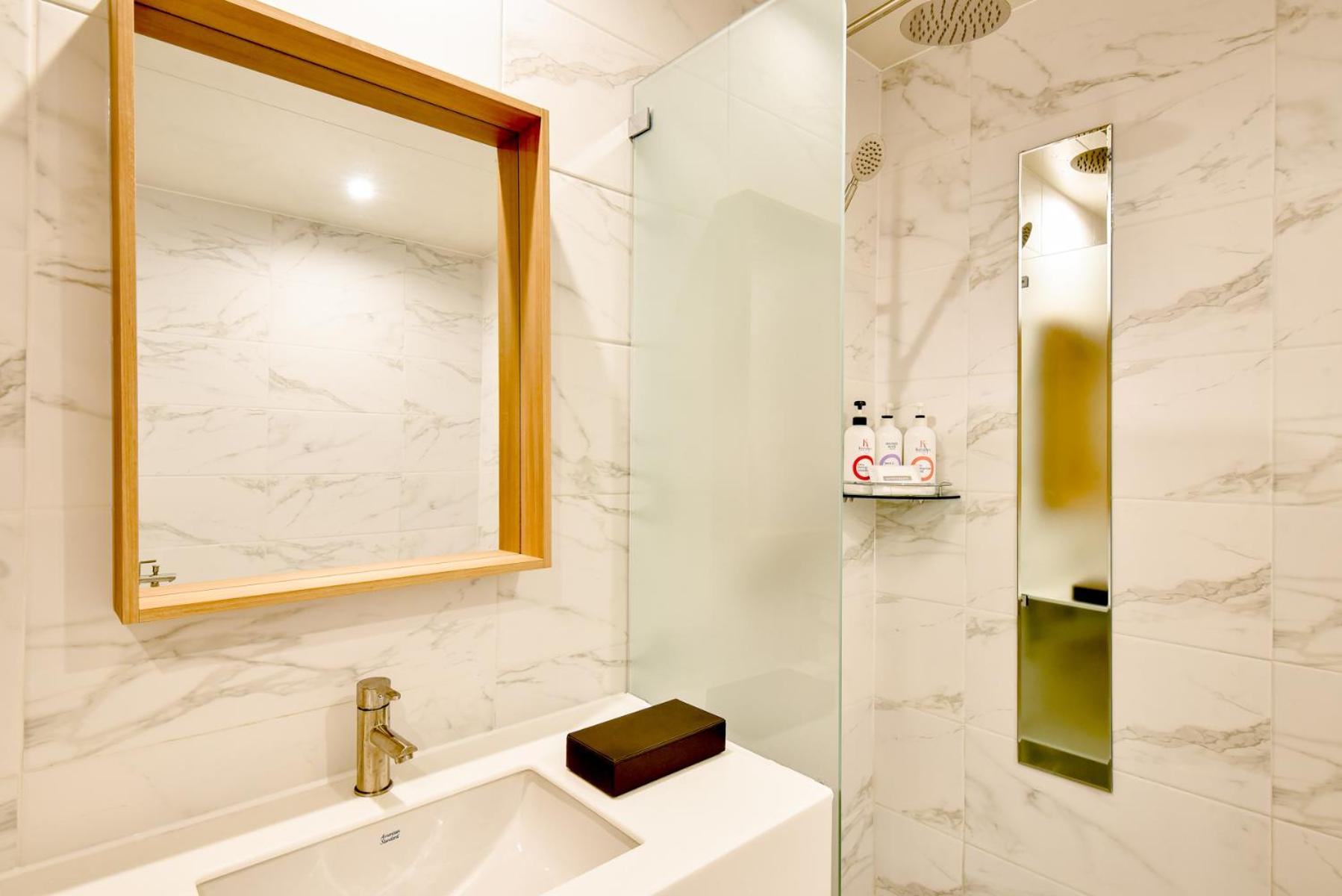 Blanc Business Hotel