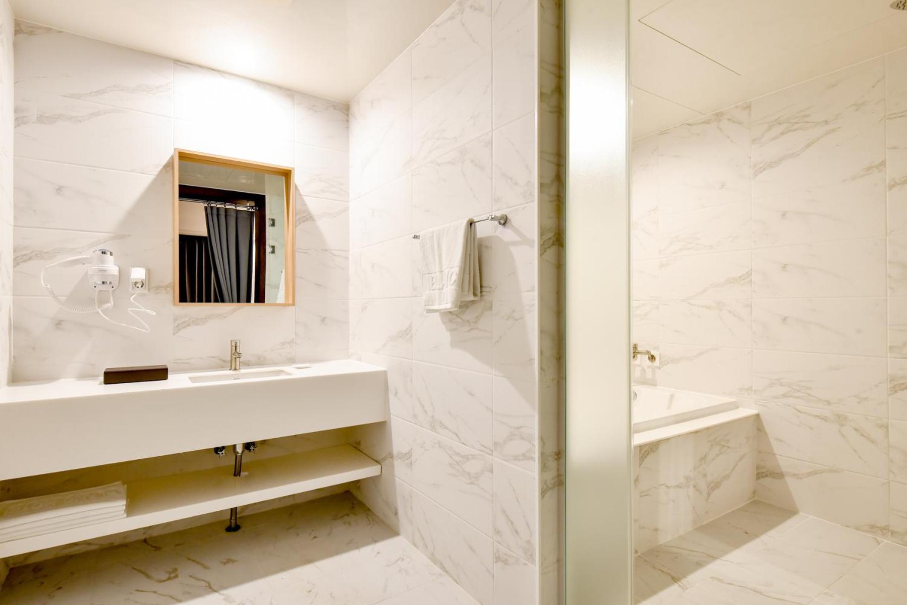 Blanc Business Hotel