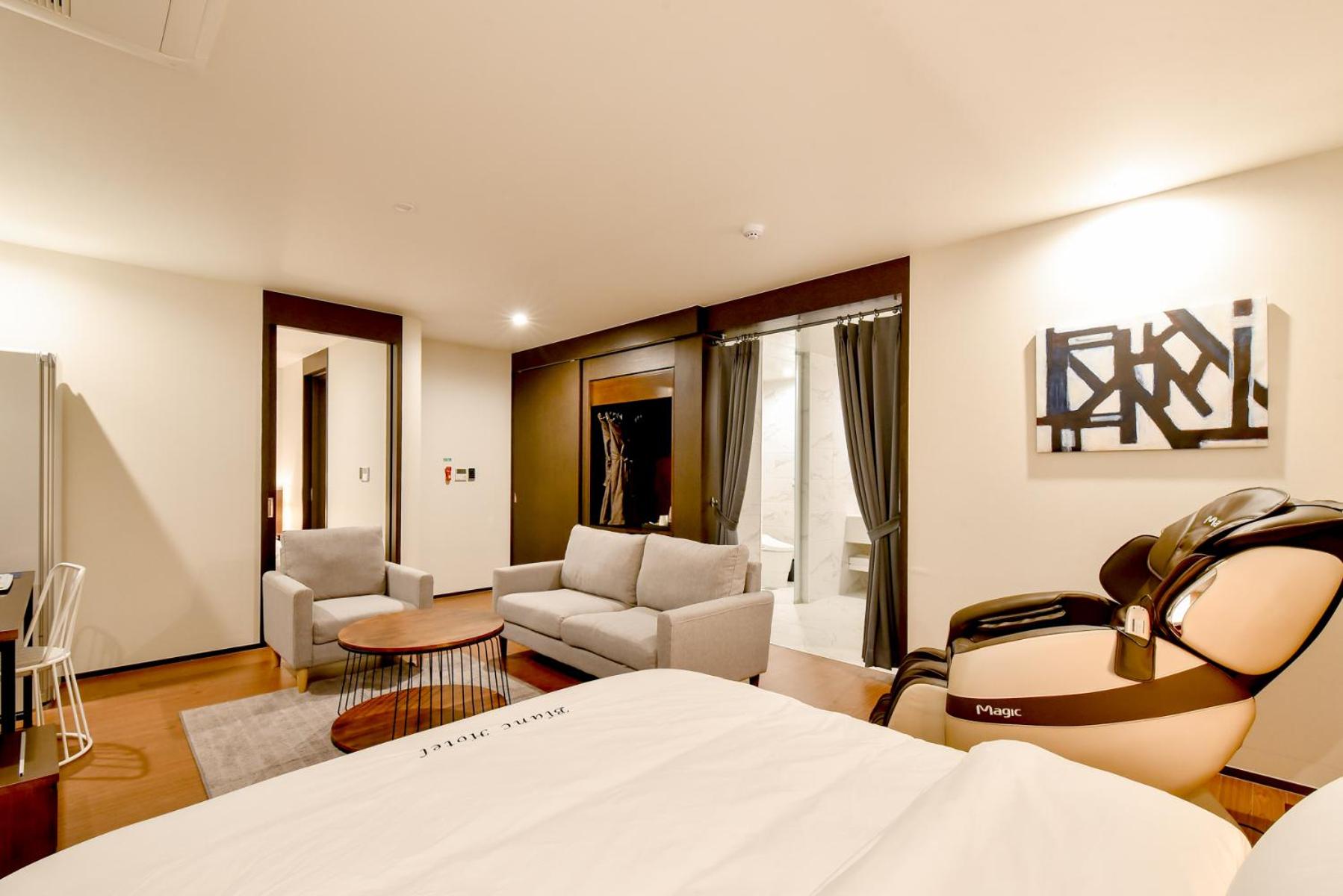 Blanc Business Hotel