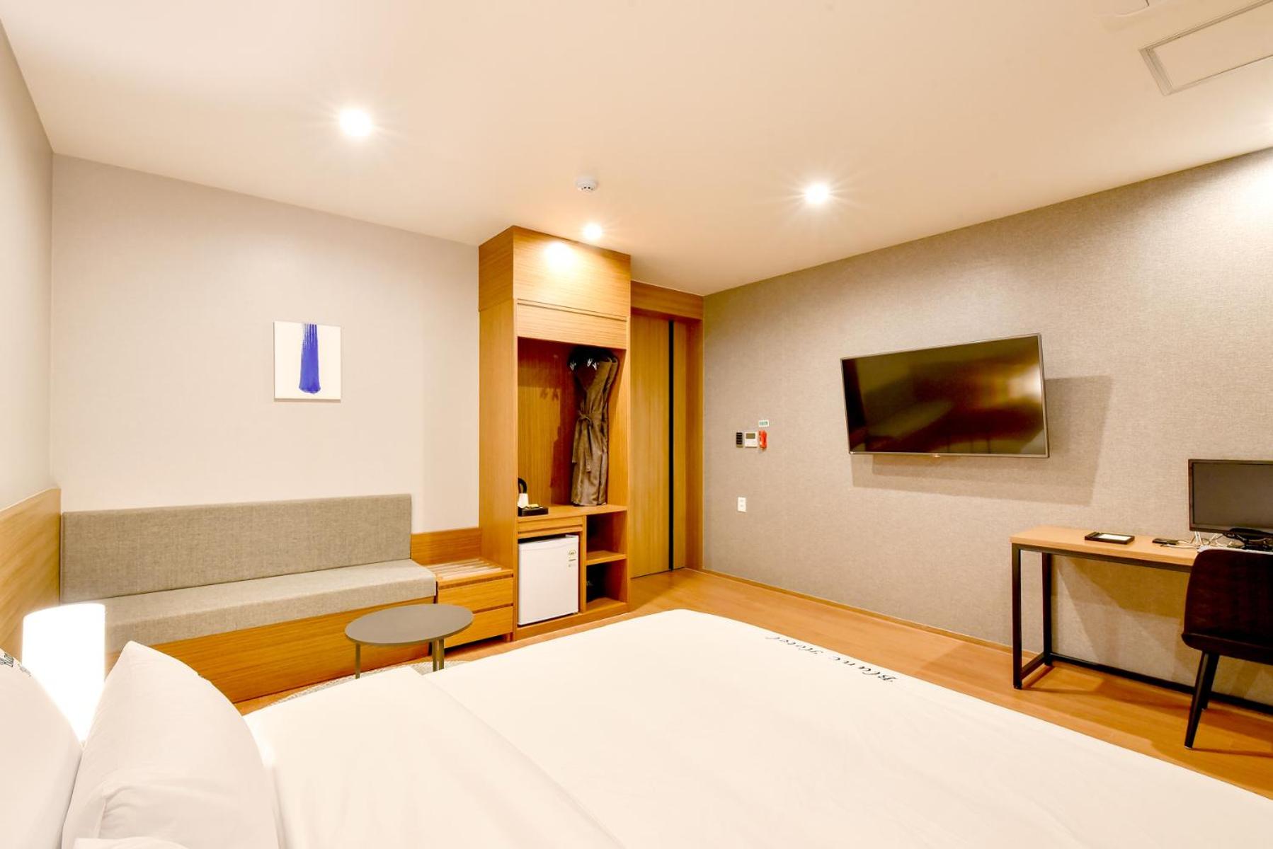 Blanc Business Hotel