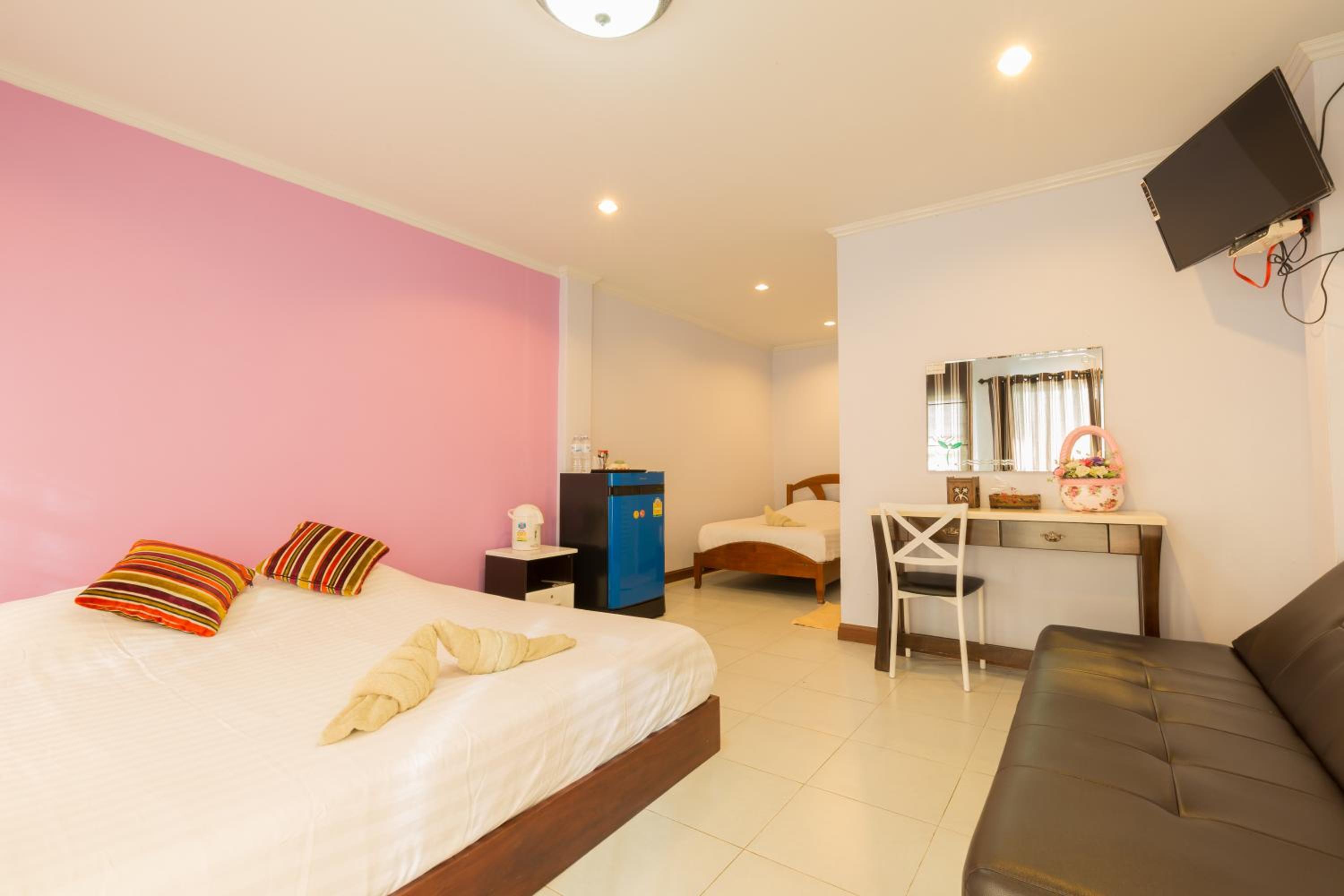 Mhork Buri Resort