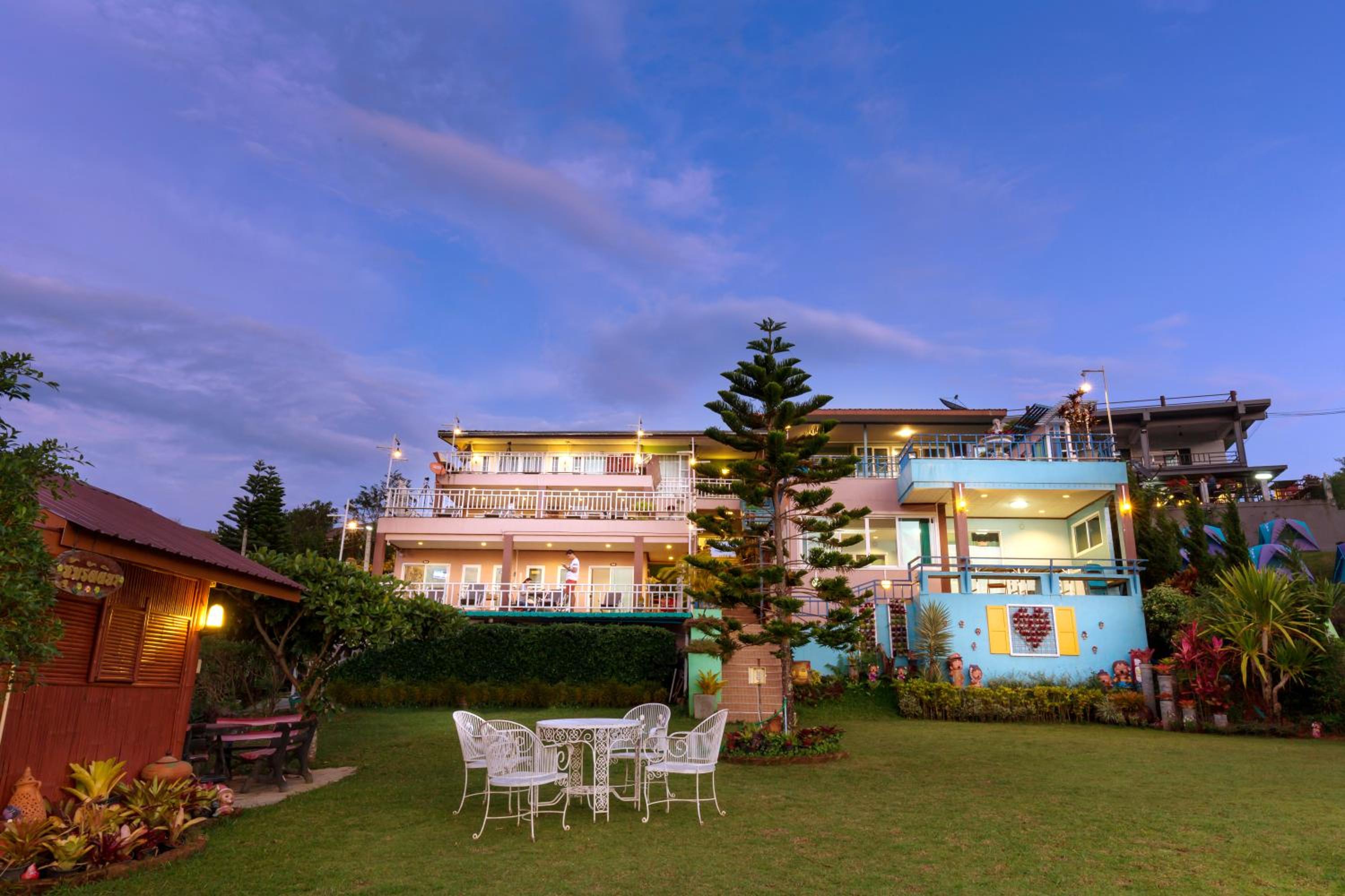 Mhork Buri Resort