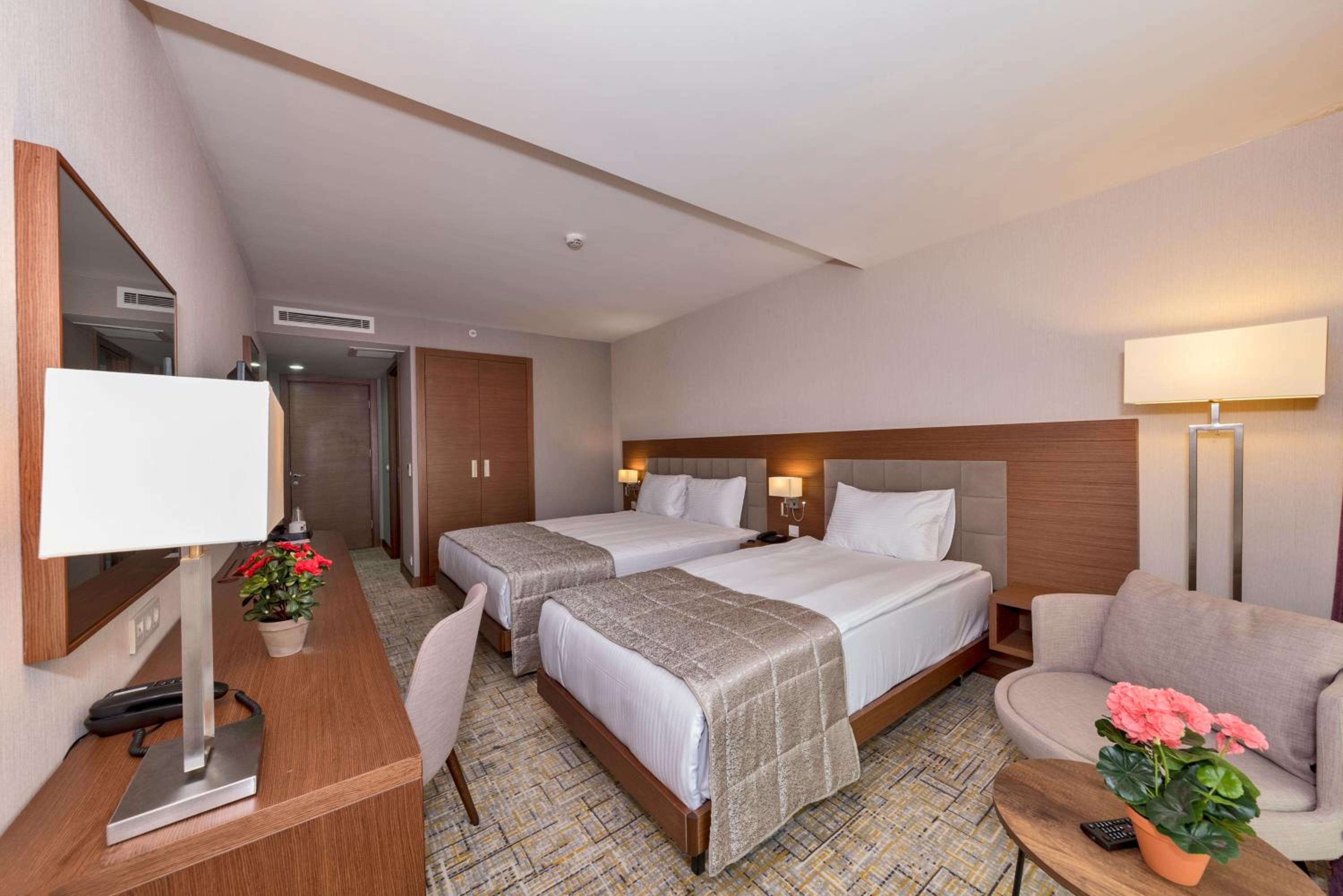 Land Park Otel - Image 57