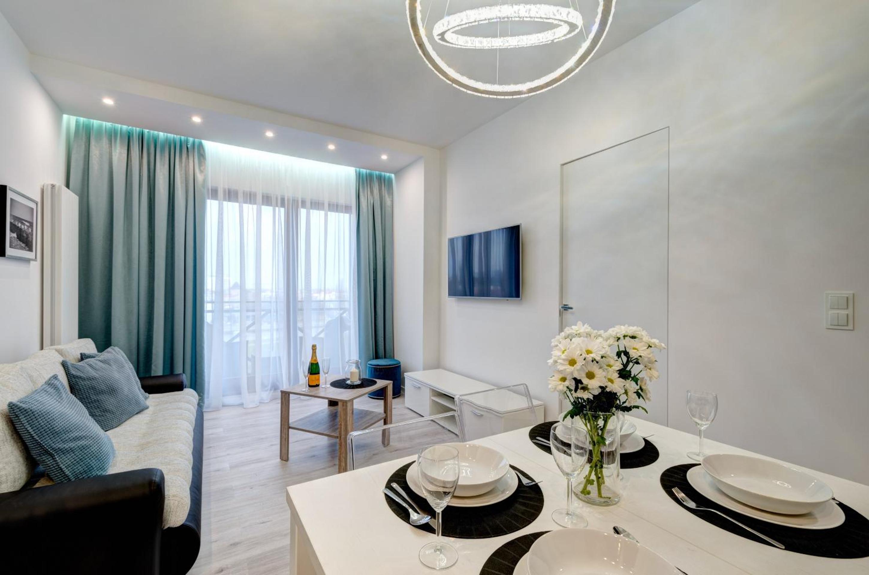 Live & Travel Apartments Number 1