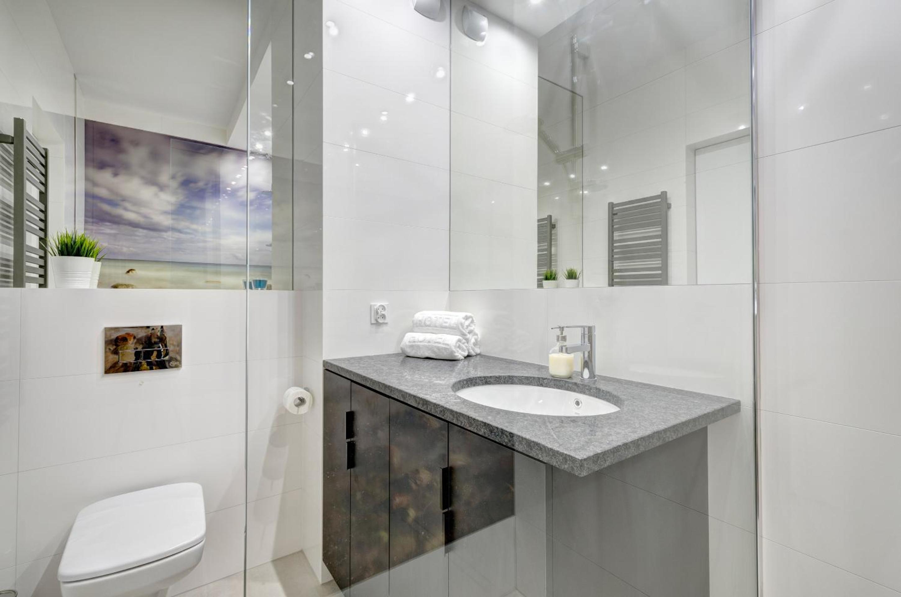 Live & Travel Apartments Number 1