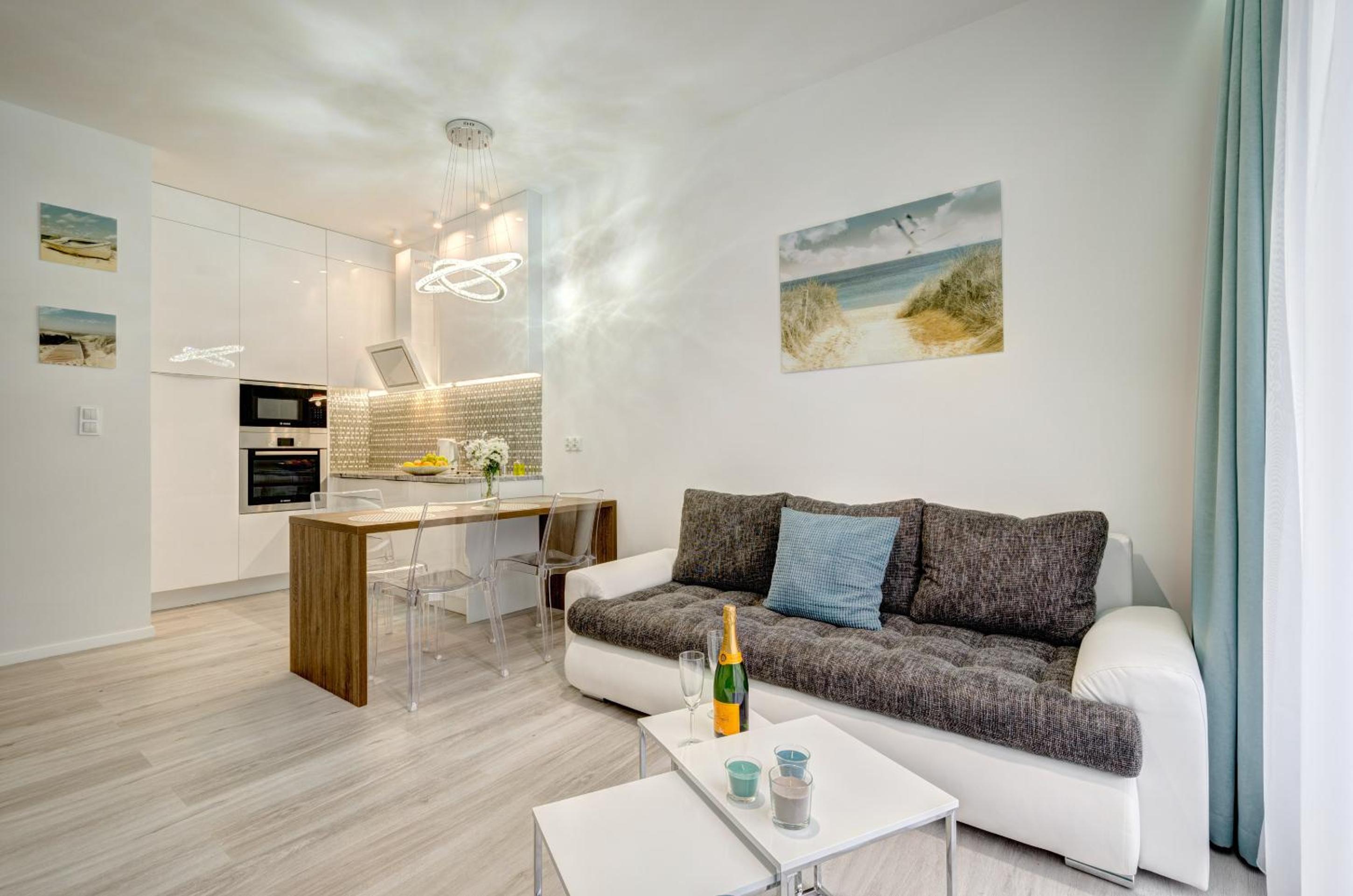 Live & Travel Apartments Number 1