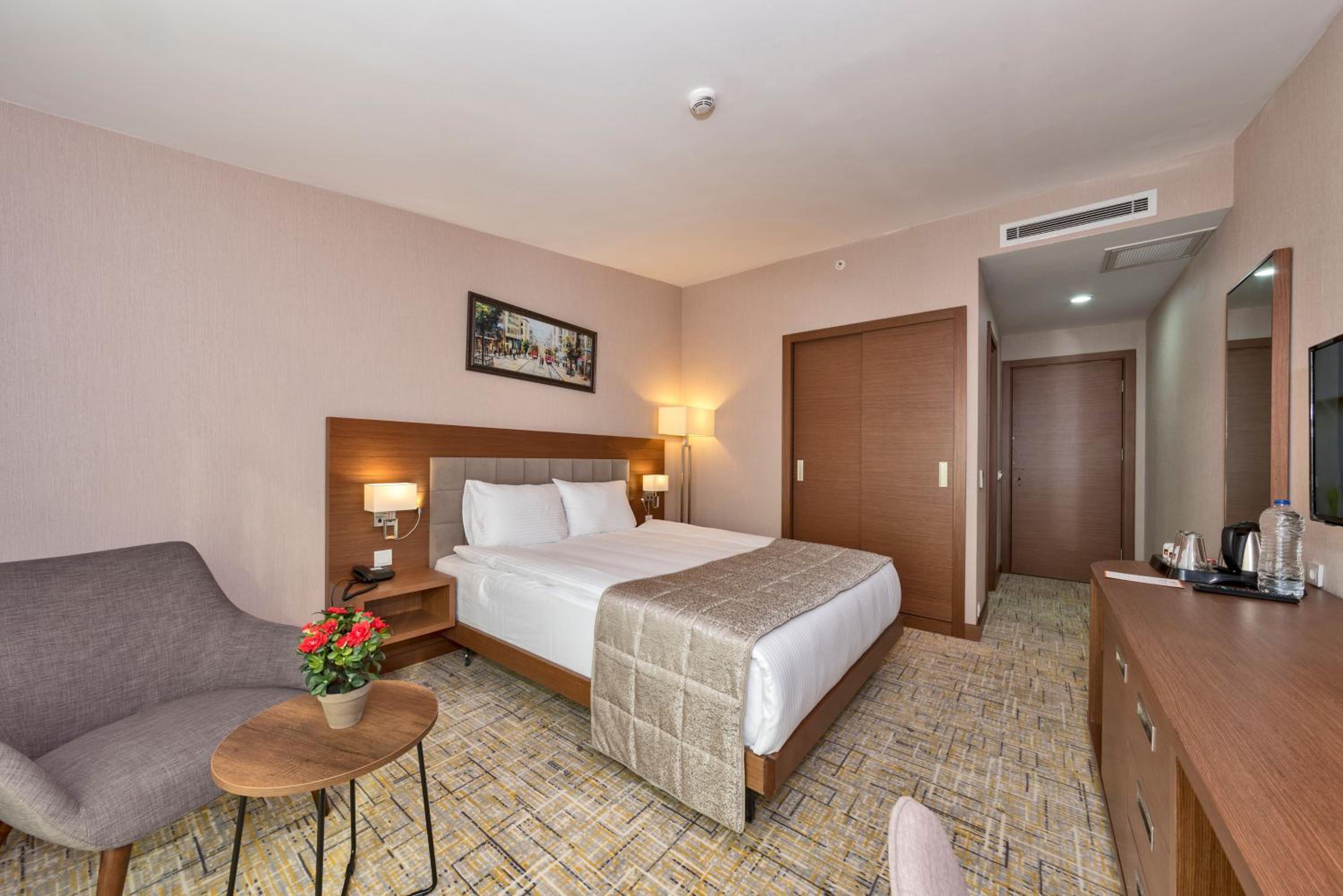 Land Park Otel - Image 19