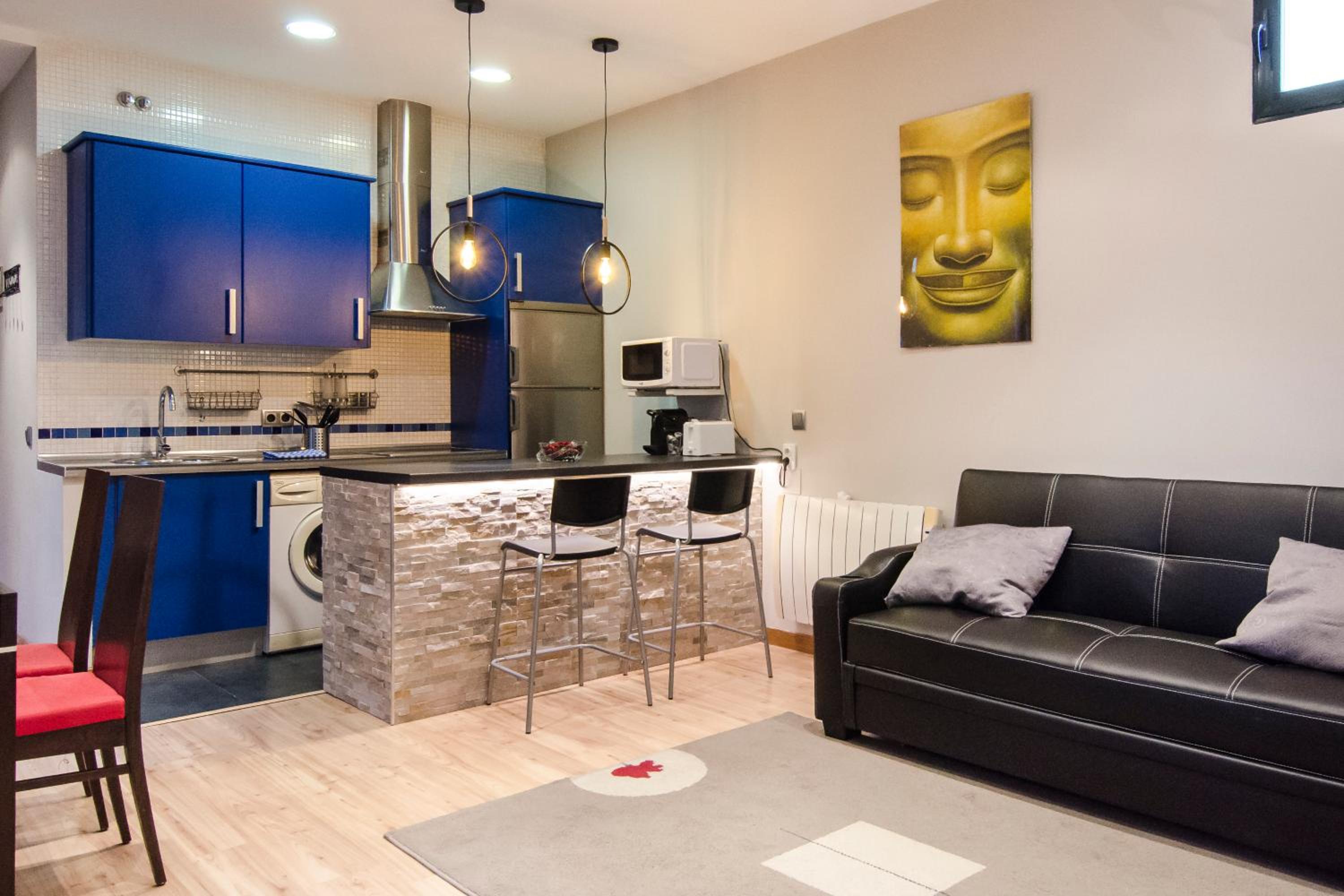 Cozy apartment-2Bedroom 1Bath-Malasaña view 3