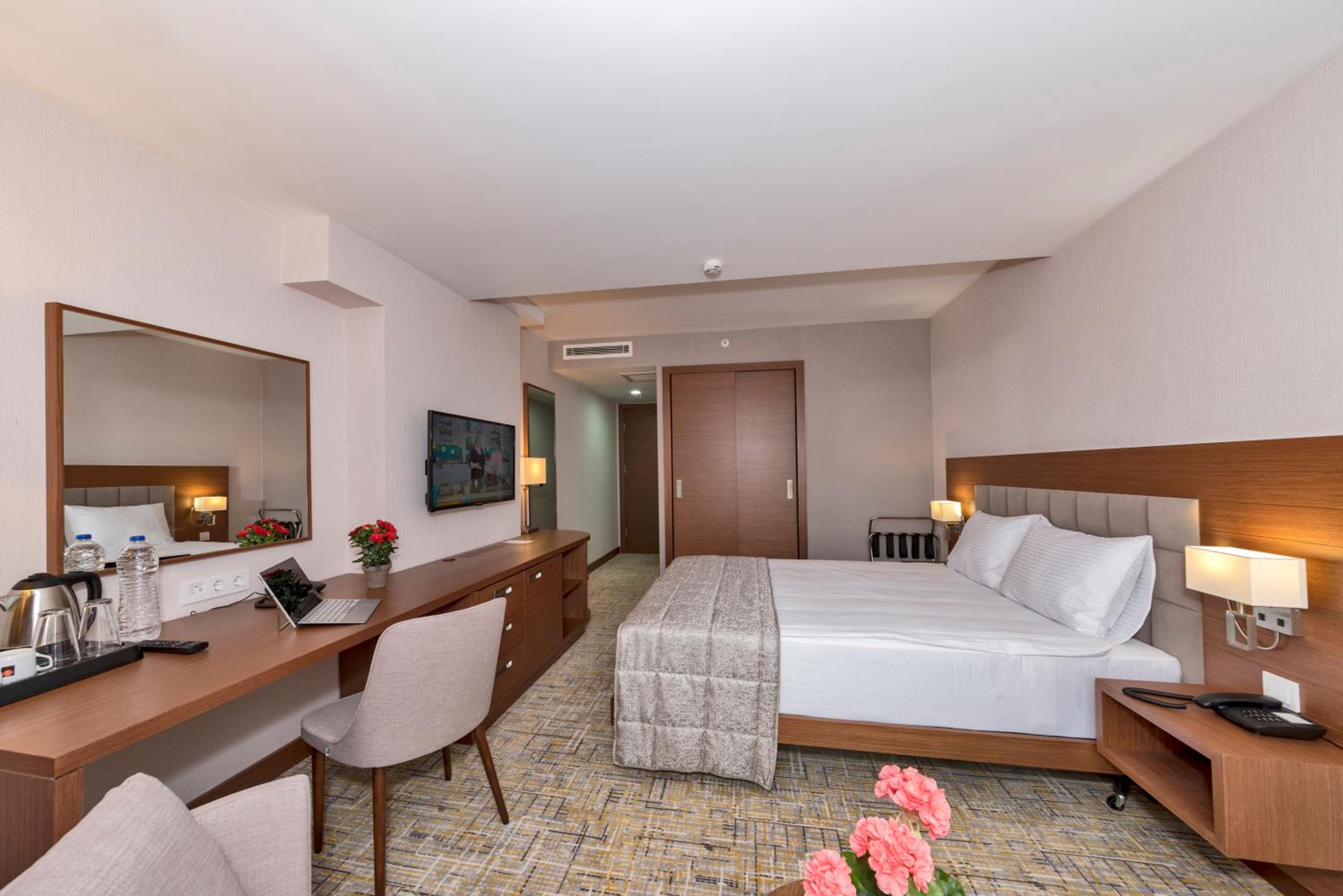 Land Park Otel - Image 51