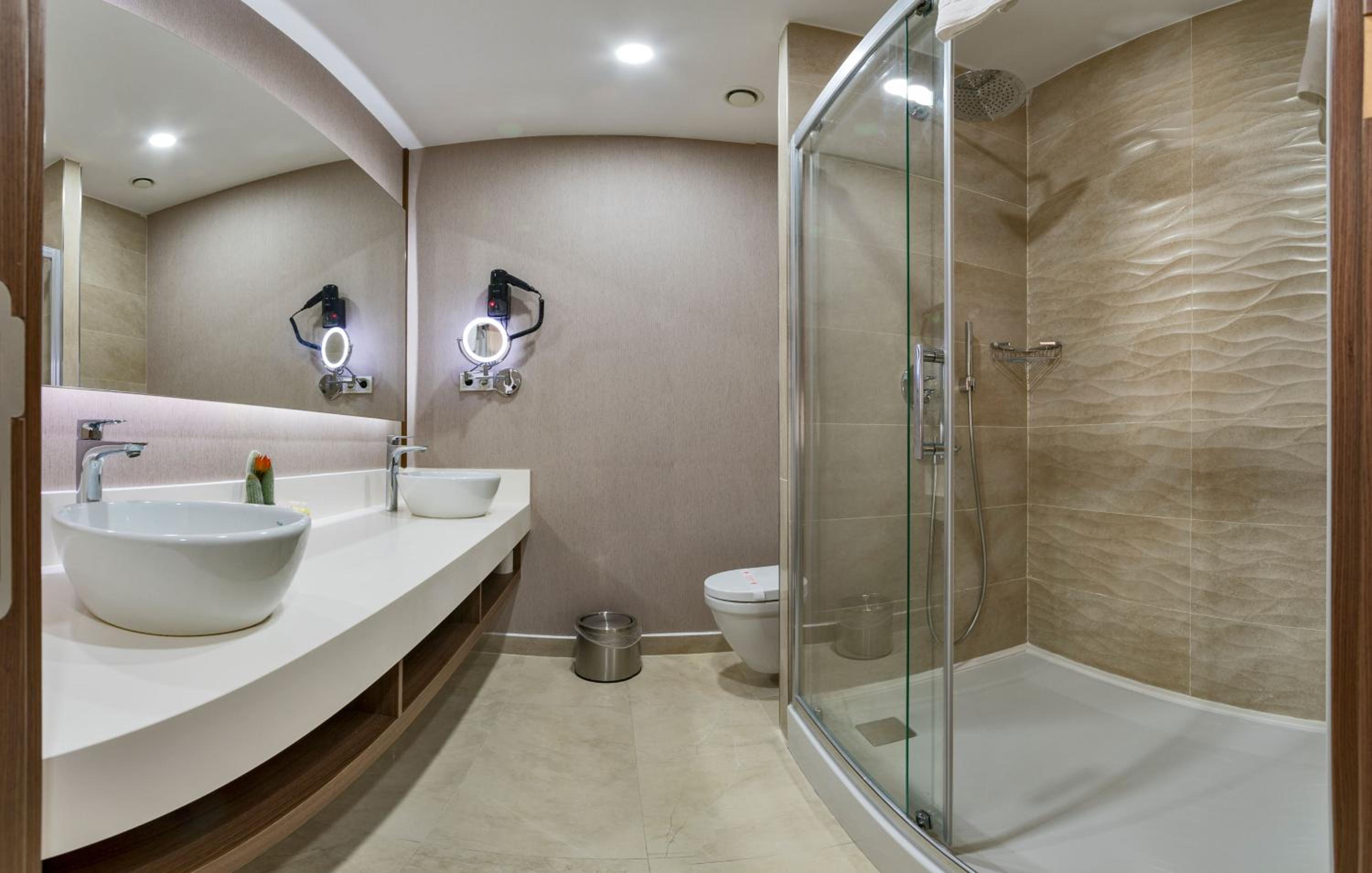 Land Park Otel - Image 24