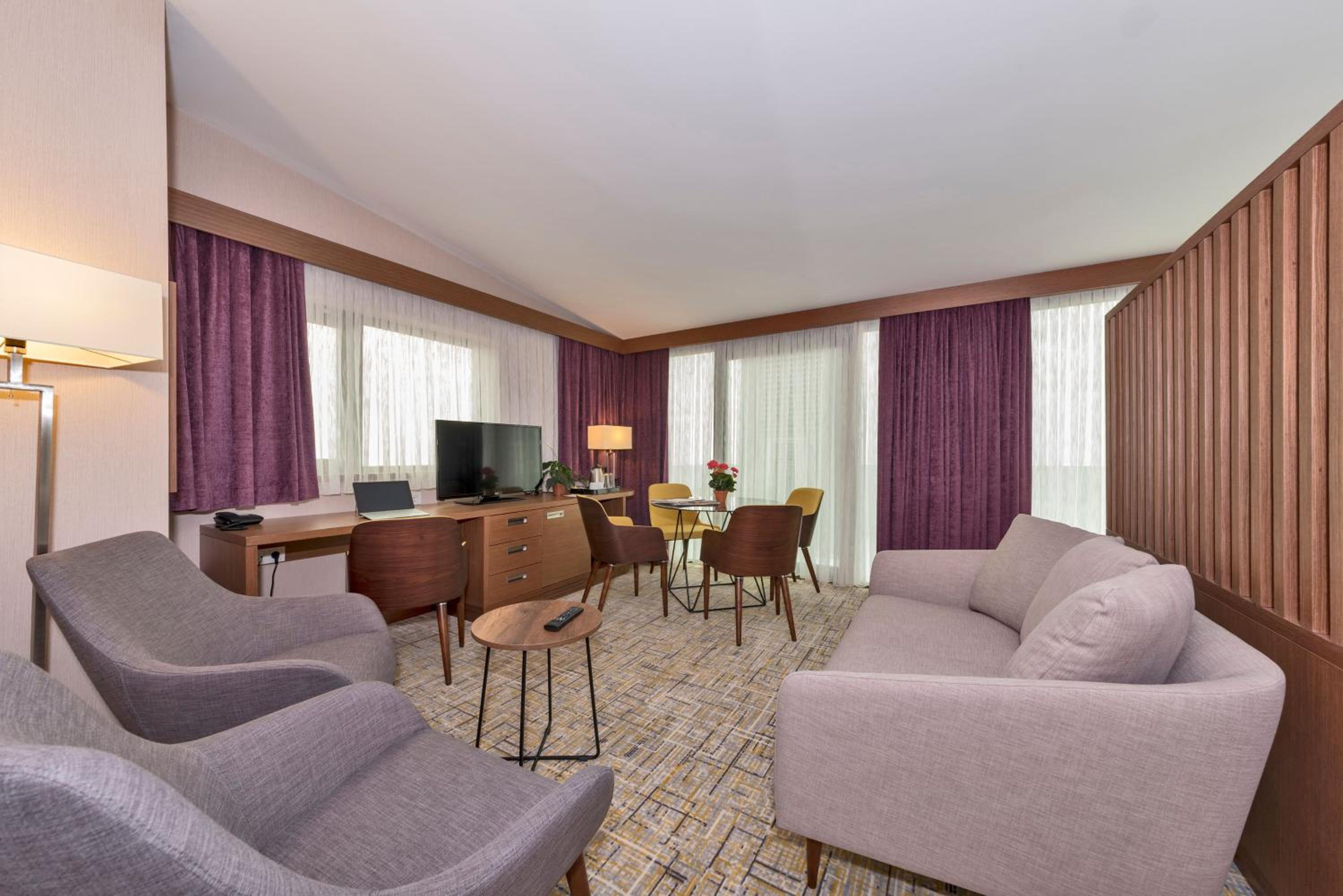 Land Park Otel - Image 26