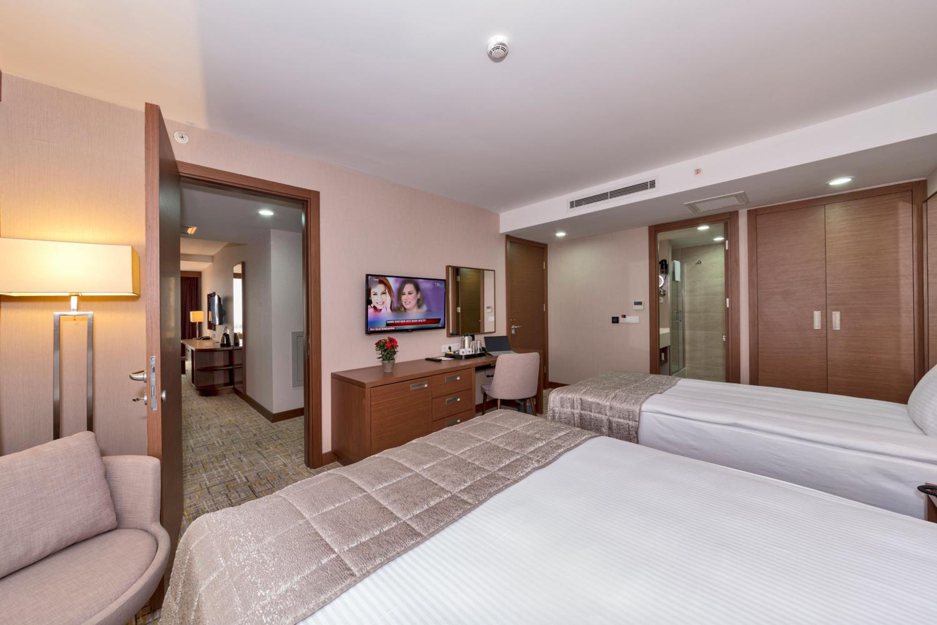 Land Park Otel - Image 49