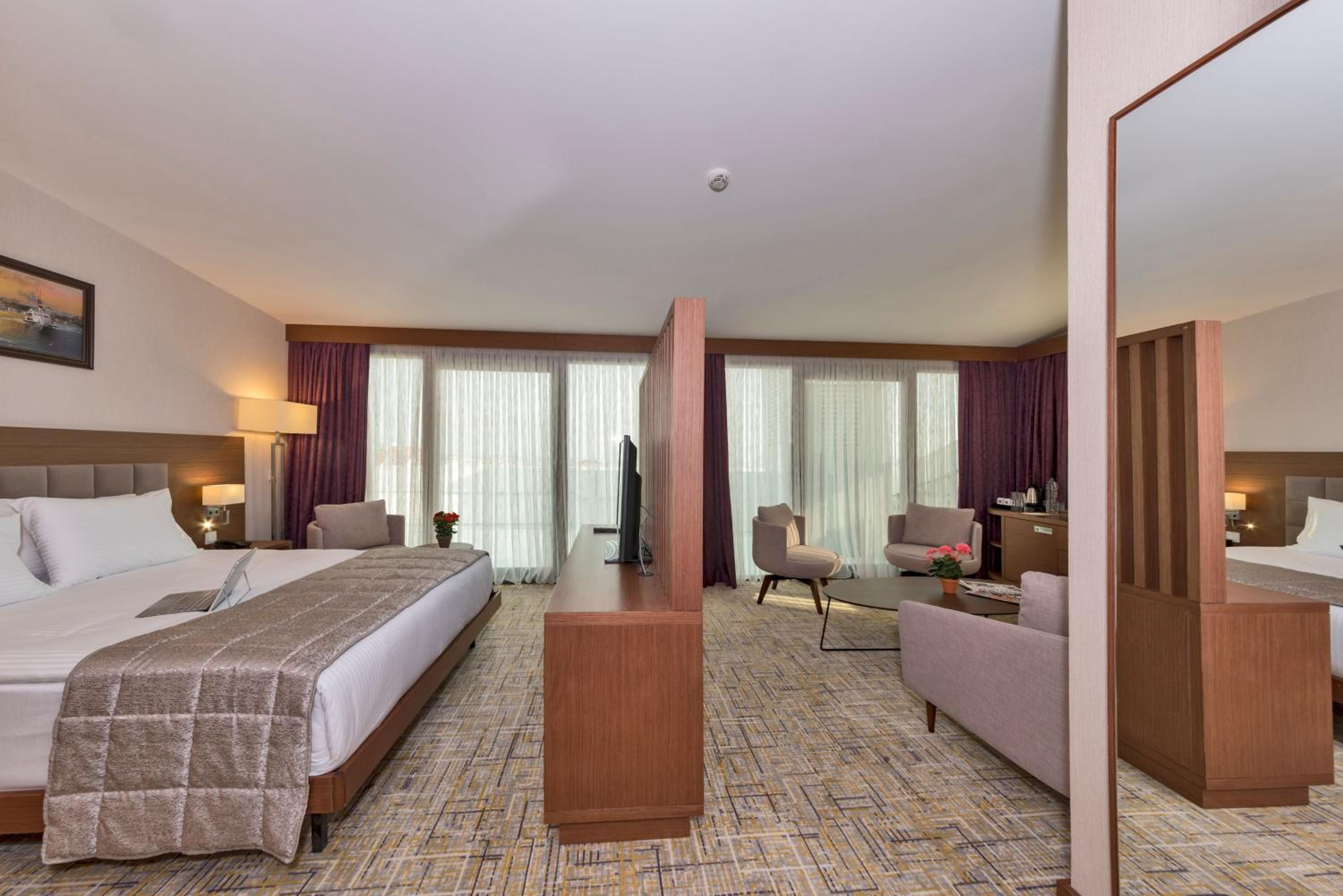 Land Park Otel - Image 47