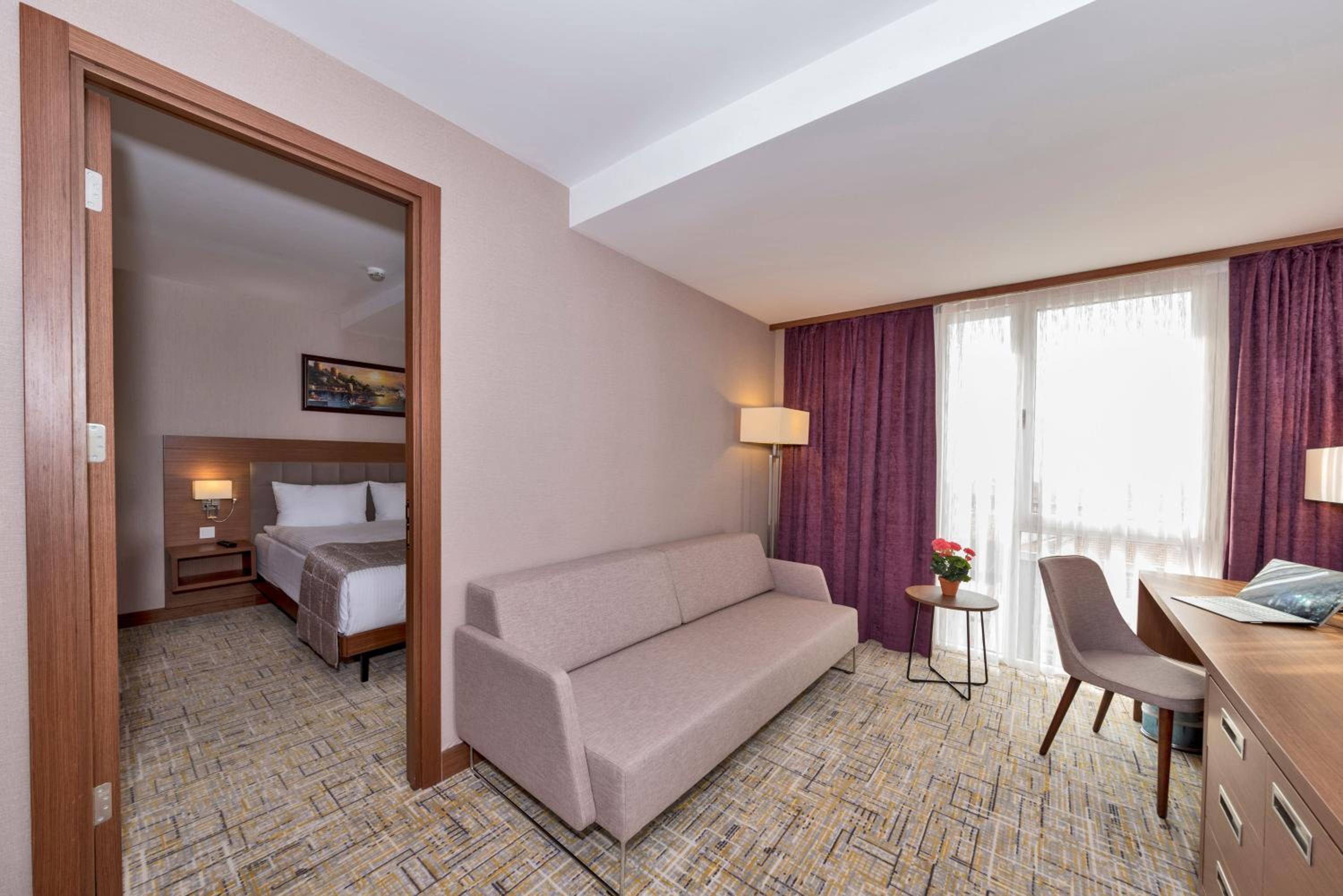 Land Park Otel - Image 40