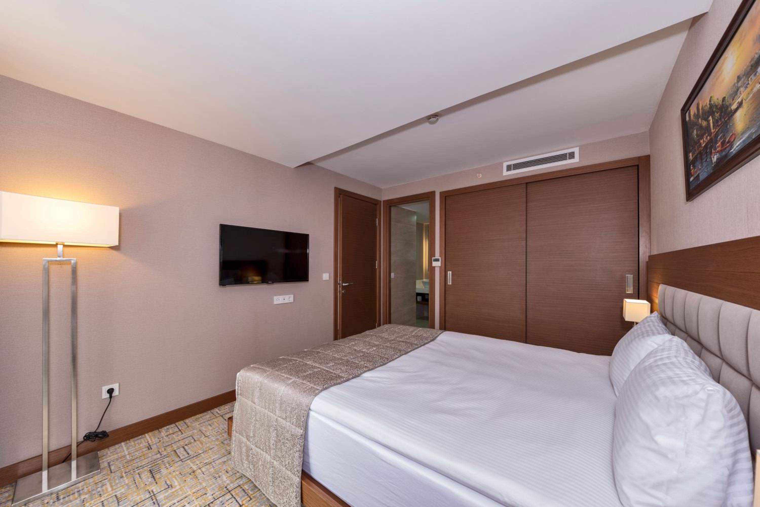 Land Park Otel - Image 42