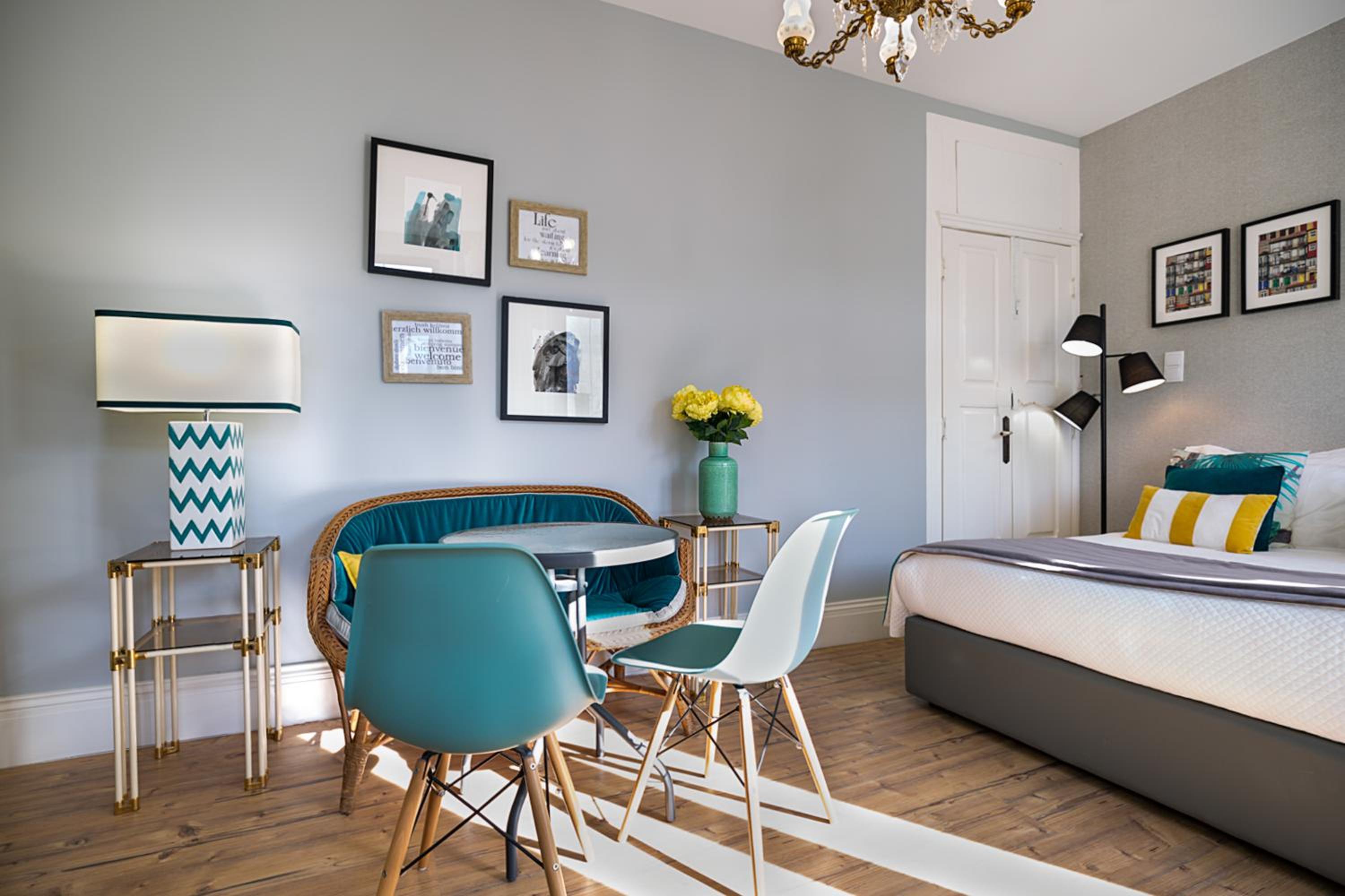 the gallery Studios II en Porto — hotel room