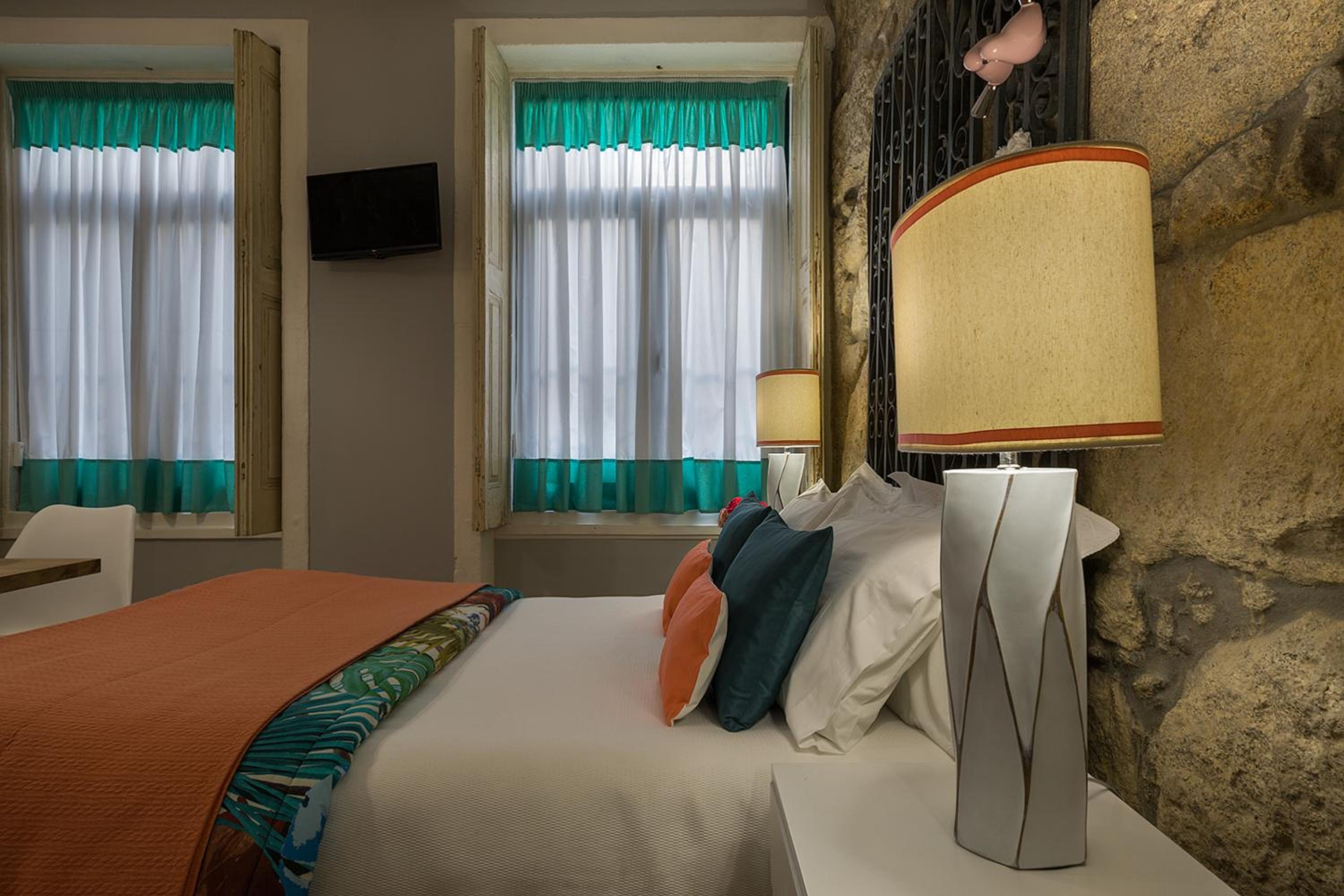 the gallery Studios II en Porto — hotel room