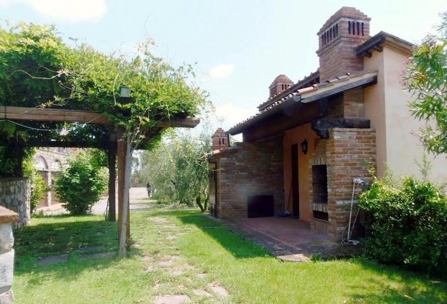 Villa il Pino by VacaVilla view 3