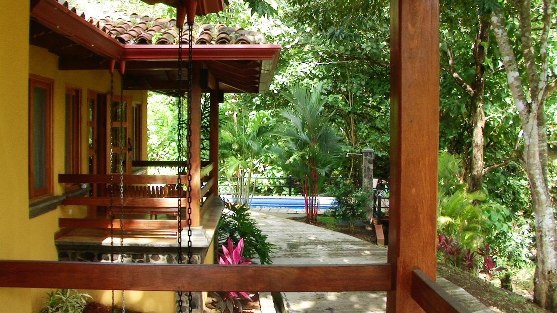 Quinta Teca with two pools near Playa Hermosa beach
