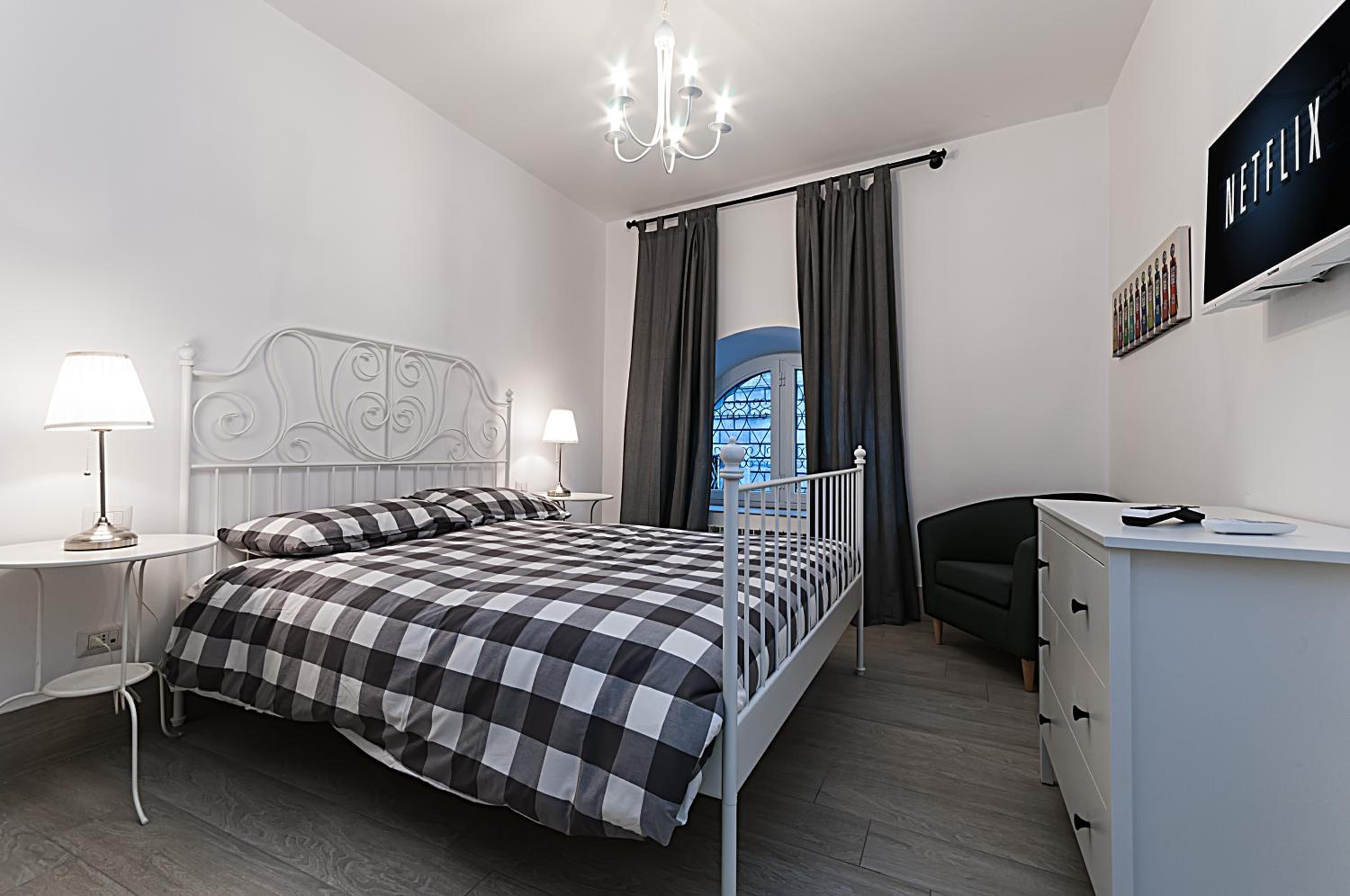 Chiatamone Seaside Suite