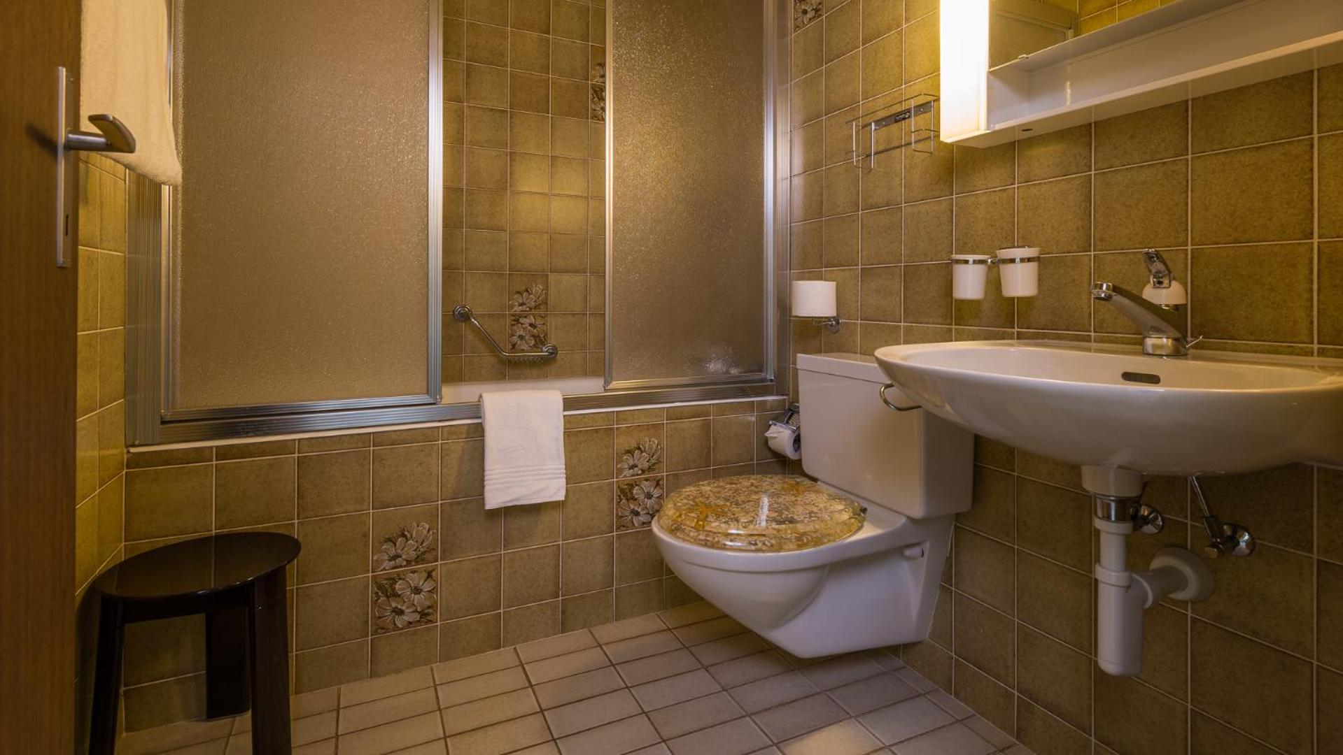 Adler Residenz 8