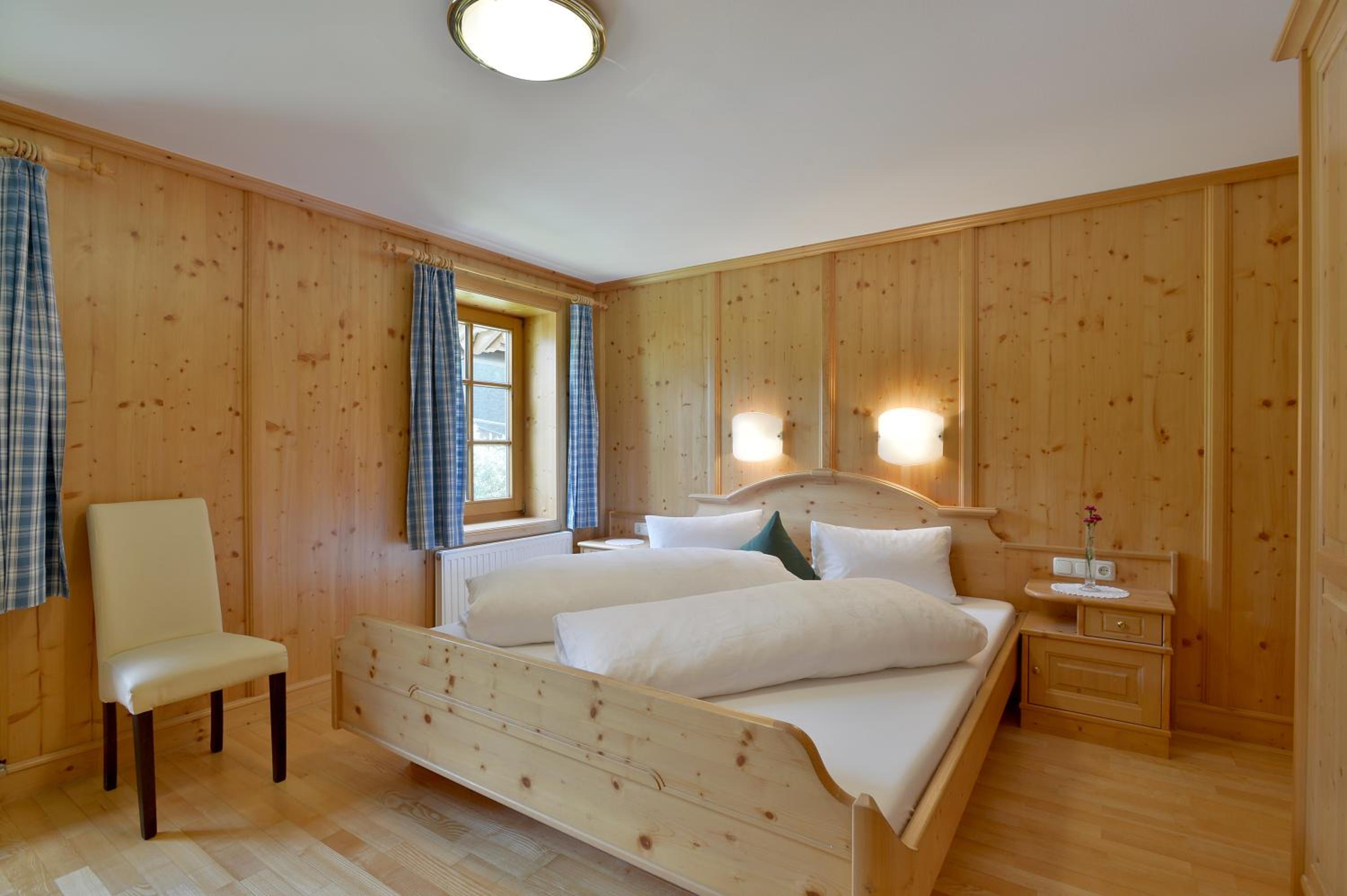 Ferienwohnungen-Gästehaus Altginzling