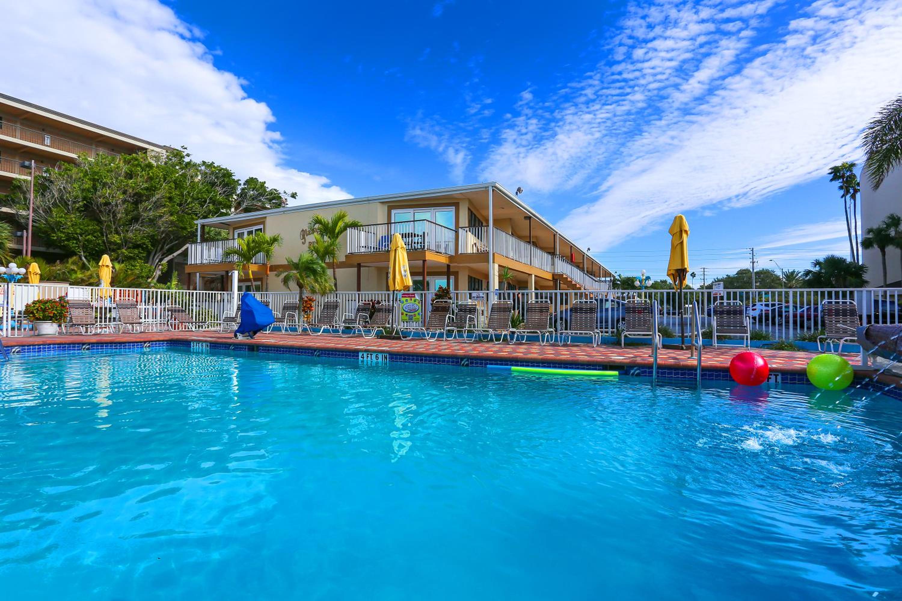 Plaza Beach Hotel - Beachfront Resort