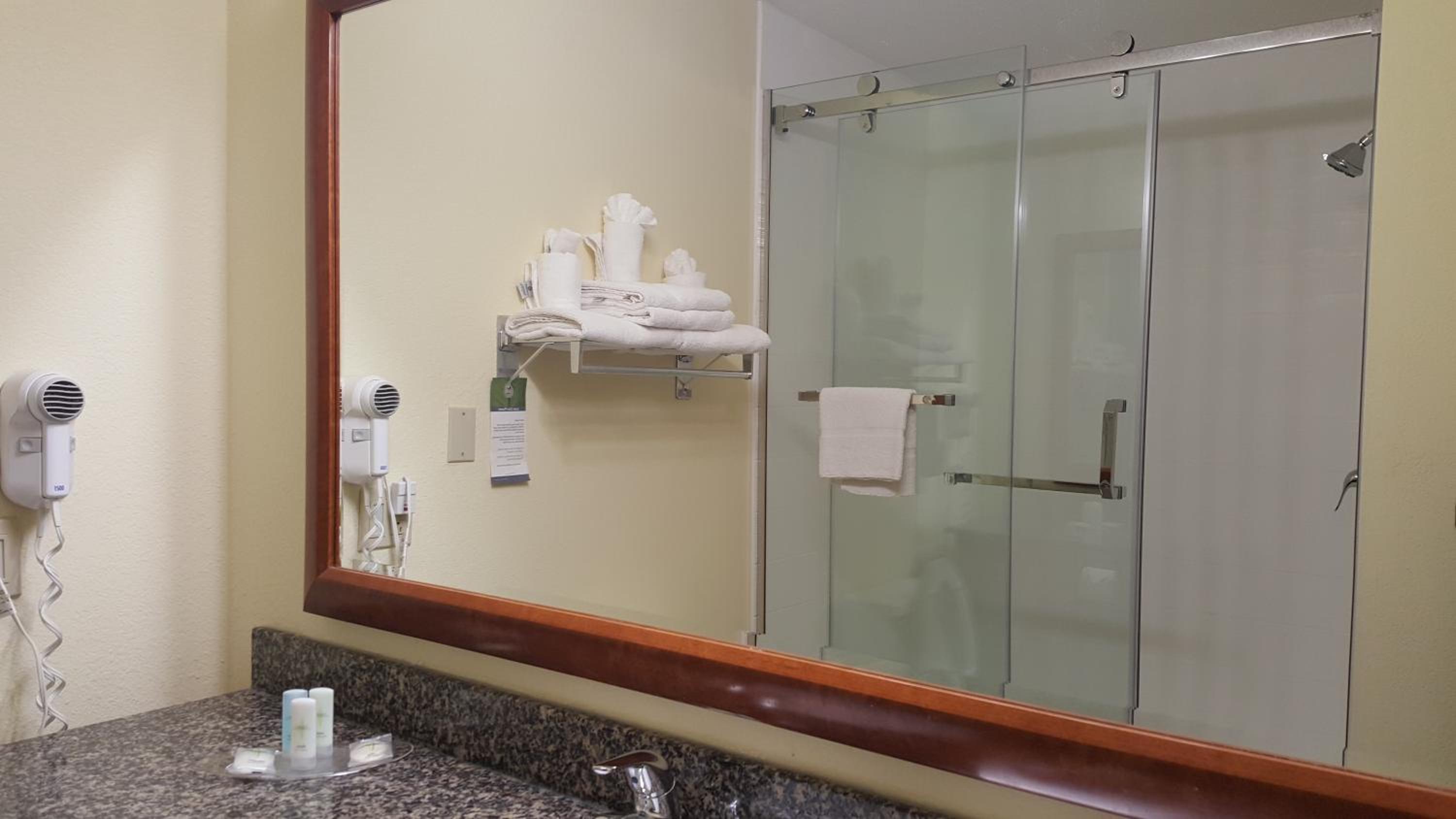 Marion Vacations - Baymont by Wyndham Marion - Property Image 4