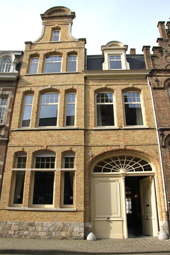 La Porte Cochère