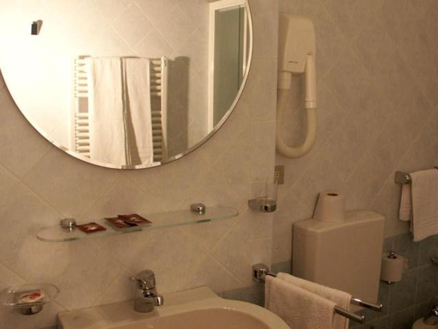 Photo 34