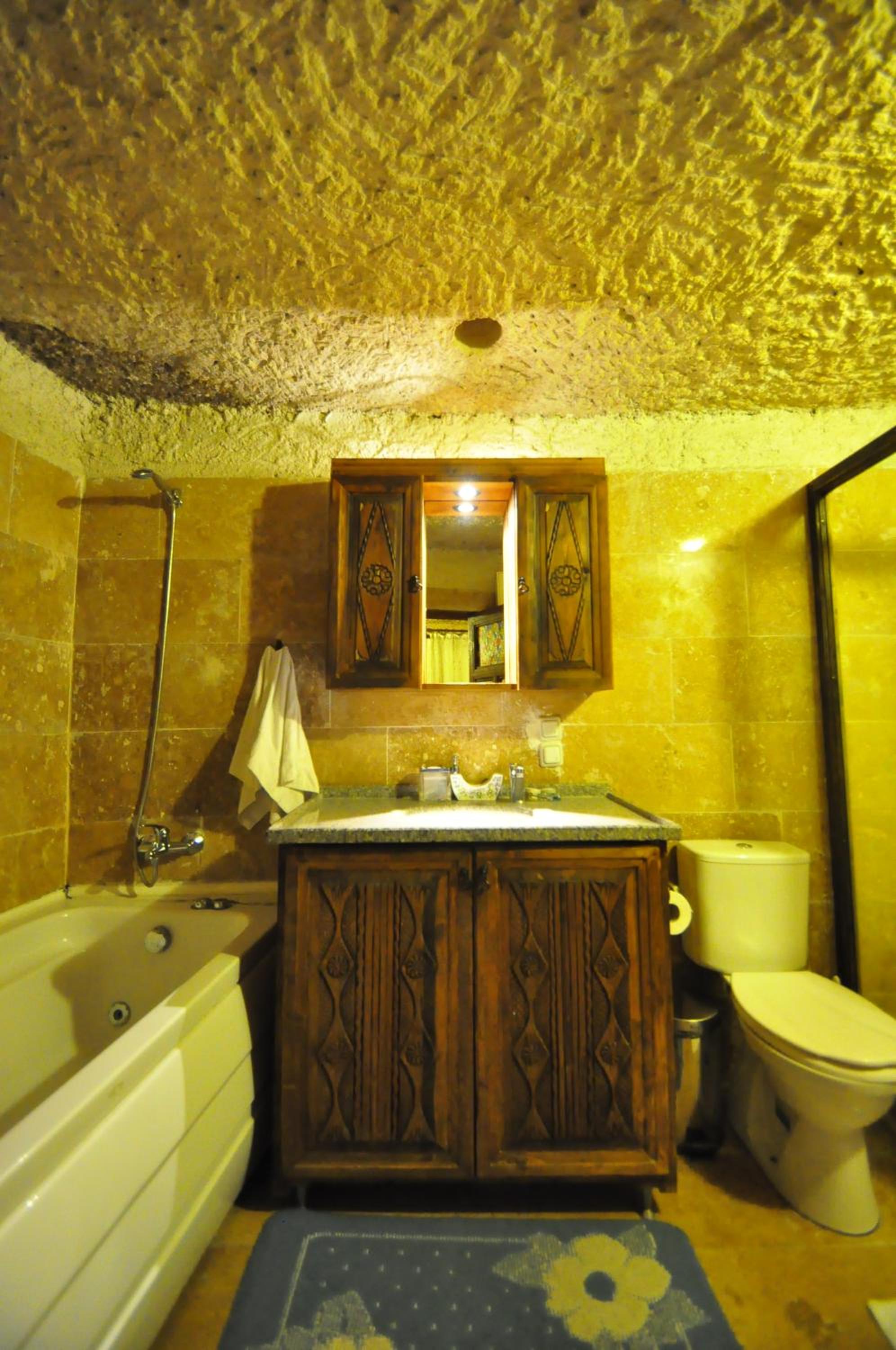 Kismet Cave House - Image 52