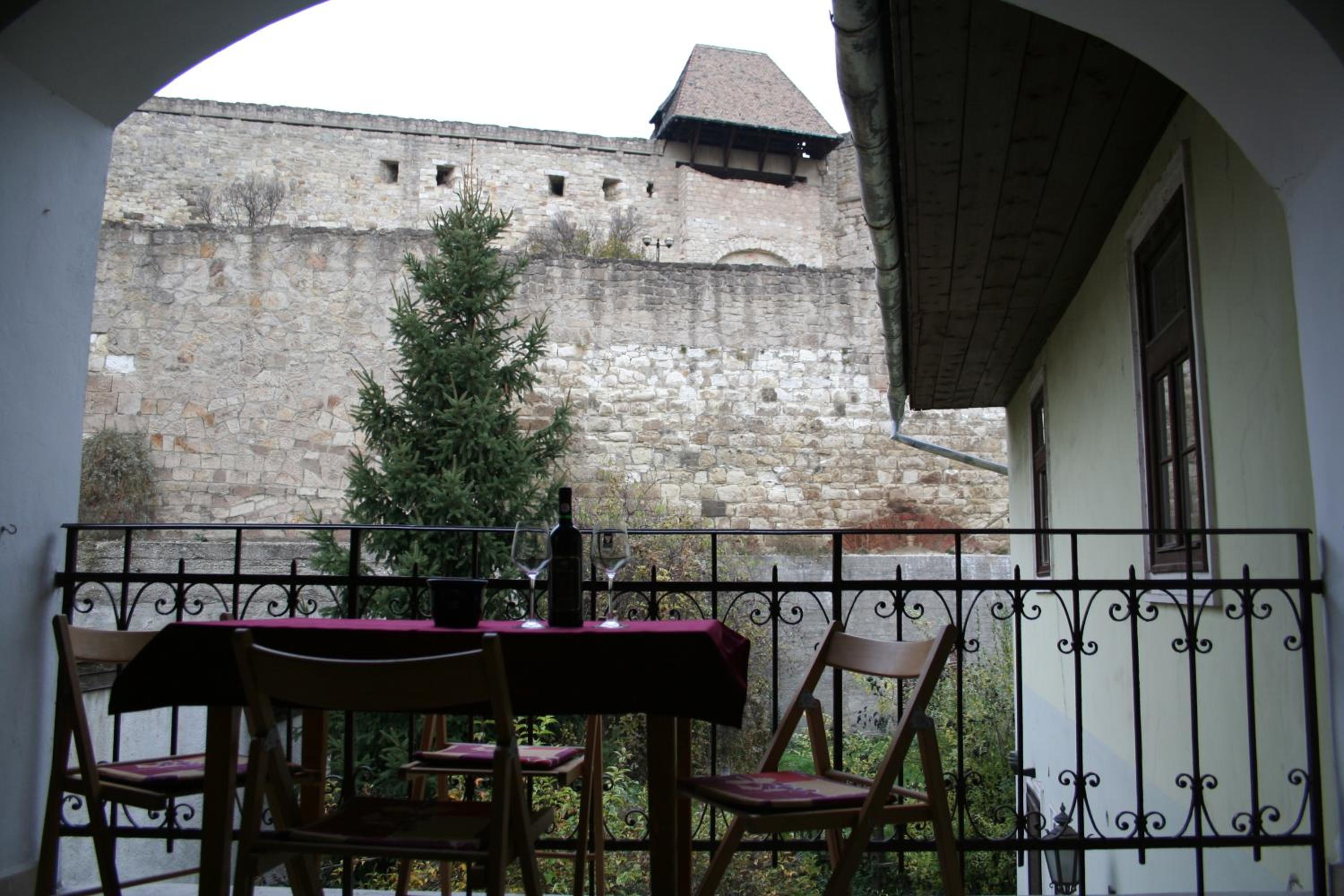 Arany Barokk Apartman view 4