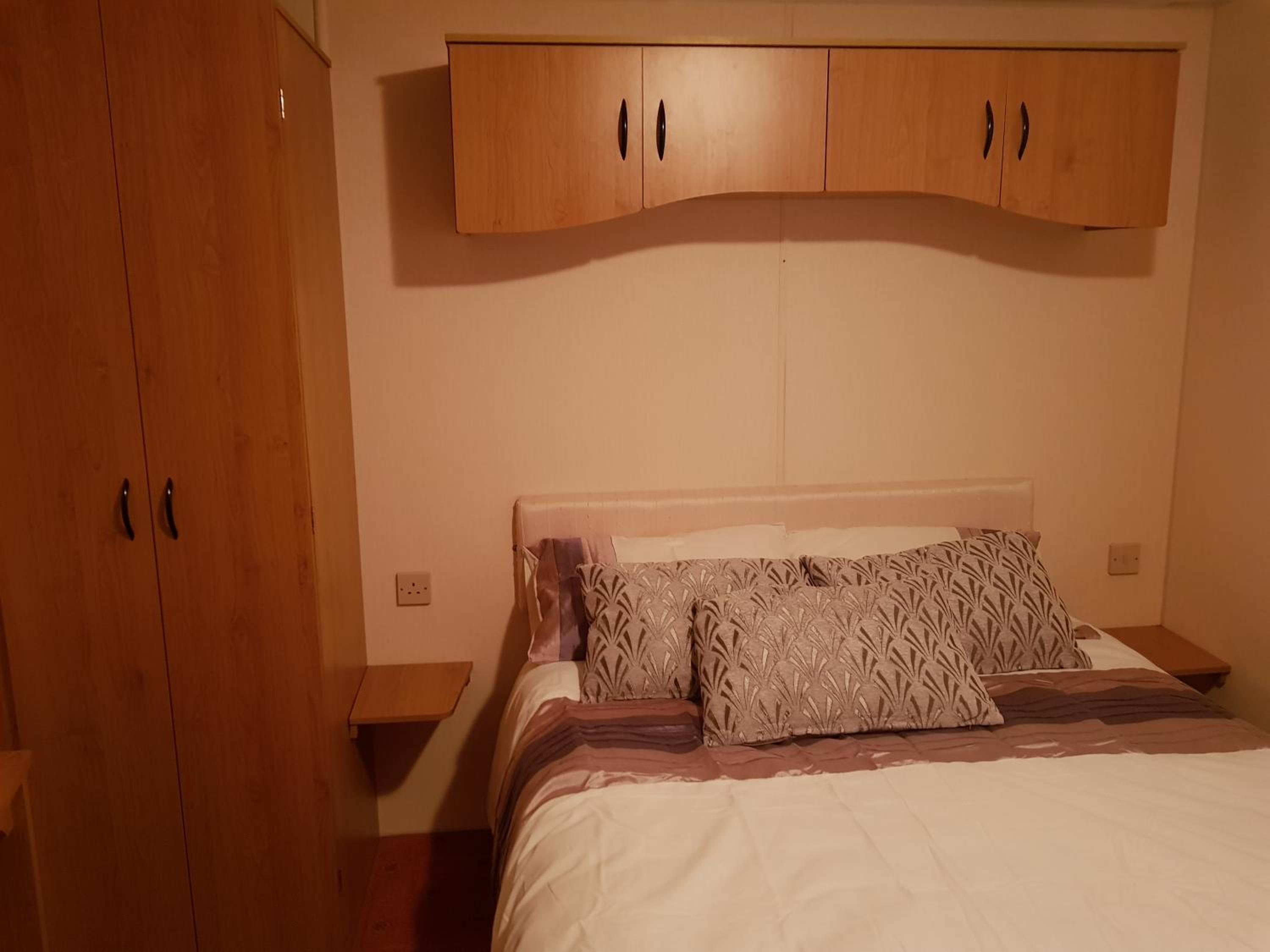 the jackdaw pub SELF CATERING STATIC CARAVAN free breakfast supplied, photo 95
