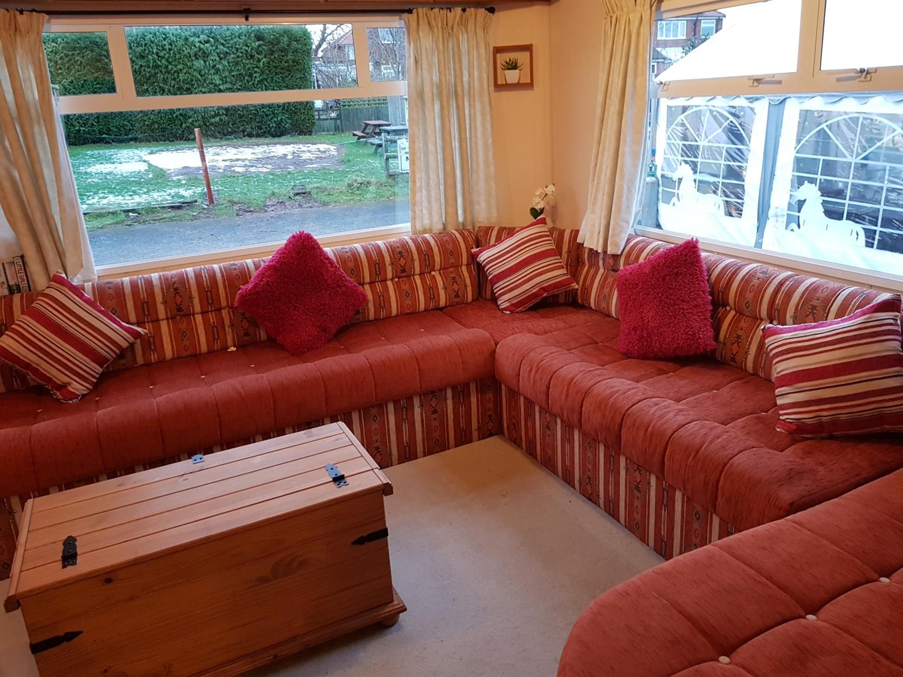 the jackdaw pub SELF CATERING STATIC CARAVAN free breakfast supplied, photo 68