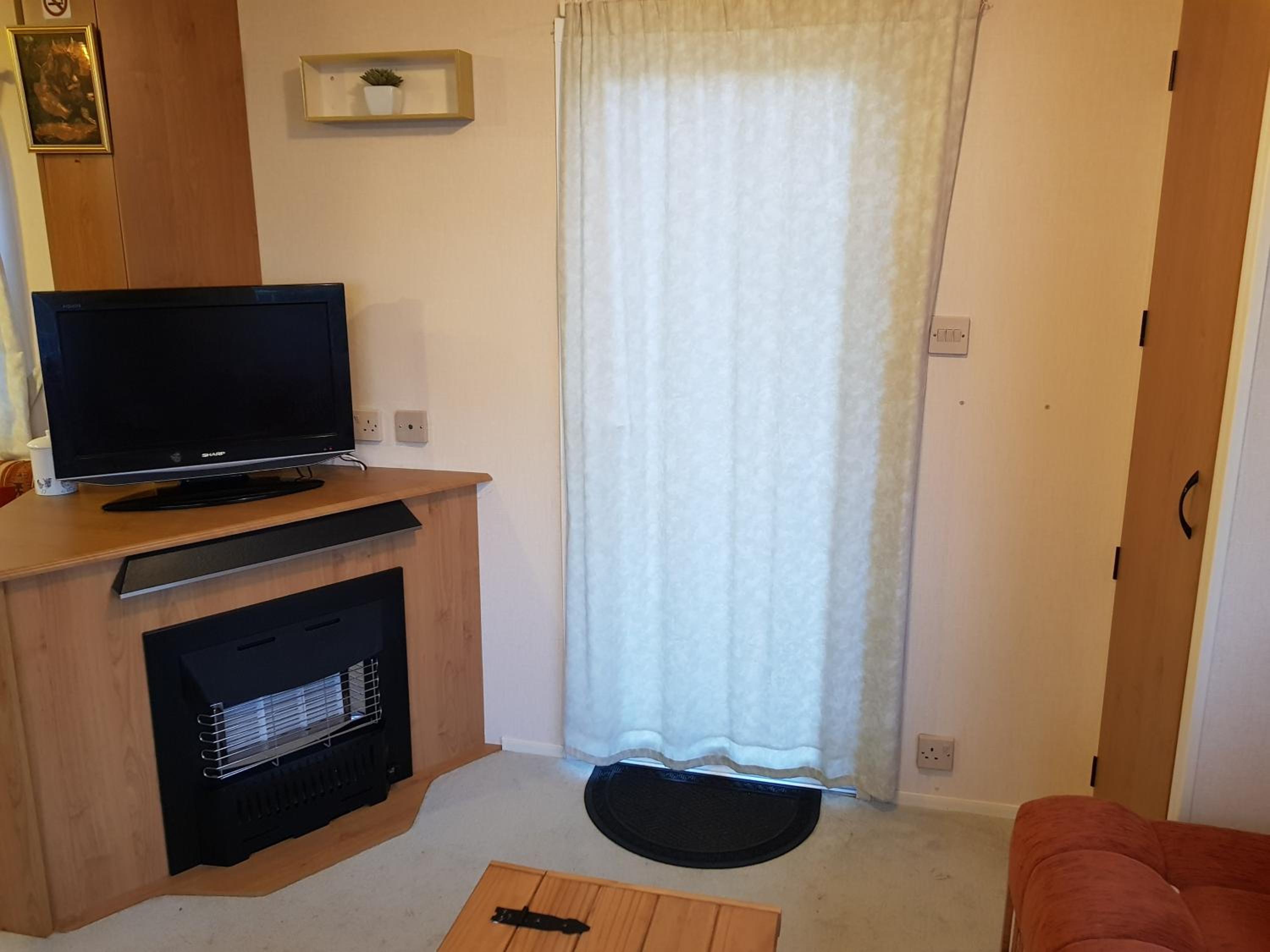the jackdaw pub SELF CATERING STATIC CARAVAN free breakfast supplied, photo 59